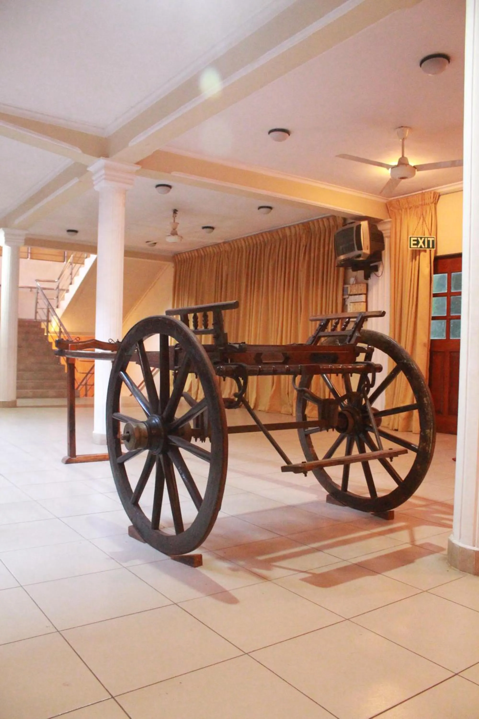 Decorative detail in Paradise Inn