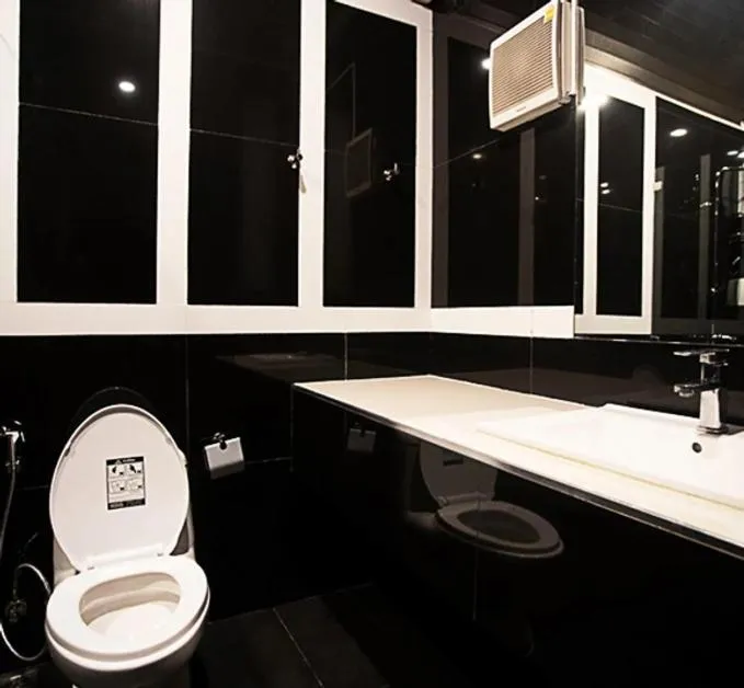 Toilet in NY Resort Nonthaburi