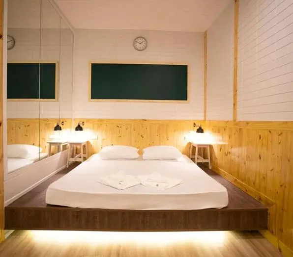 Bed in NY Resort Nonthaburi