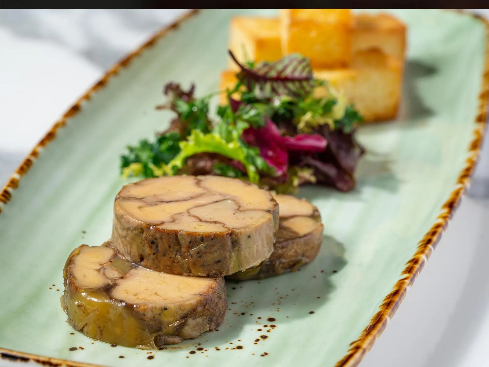 Restaurant/places to eat in The Silk Lakehouse, Shangri-La Hangzhou