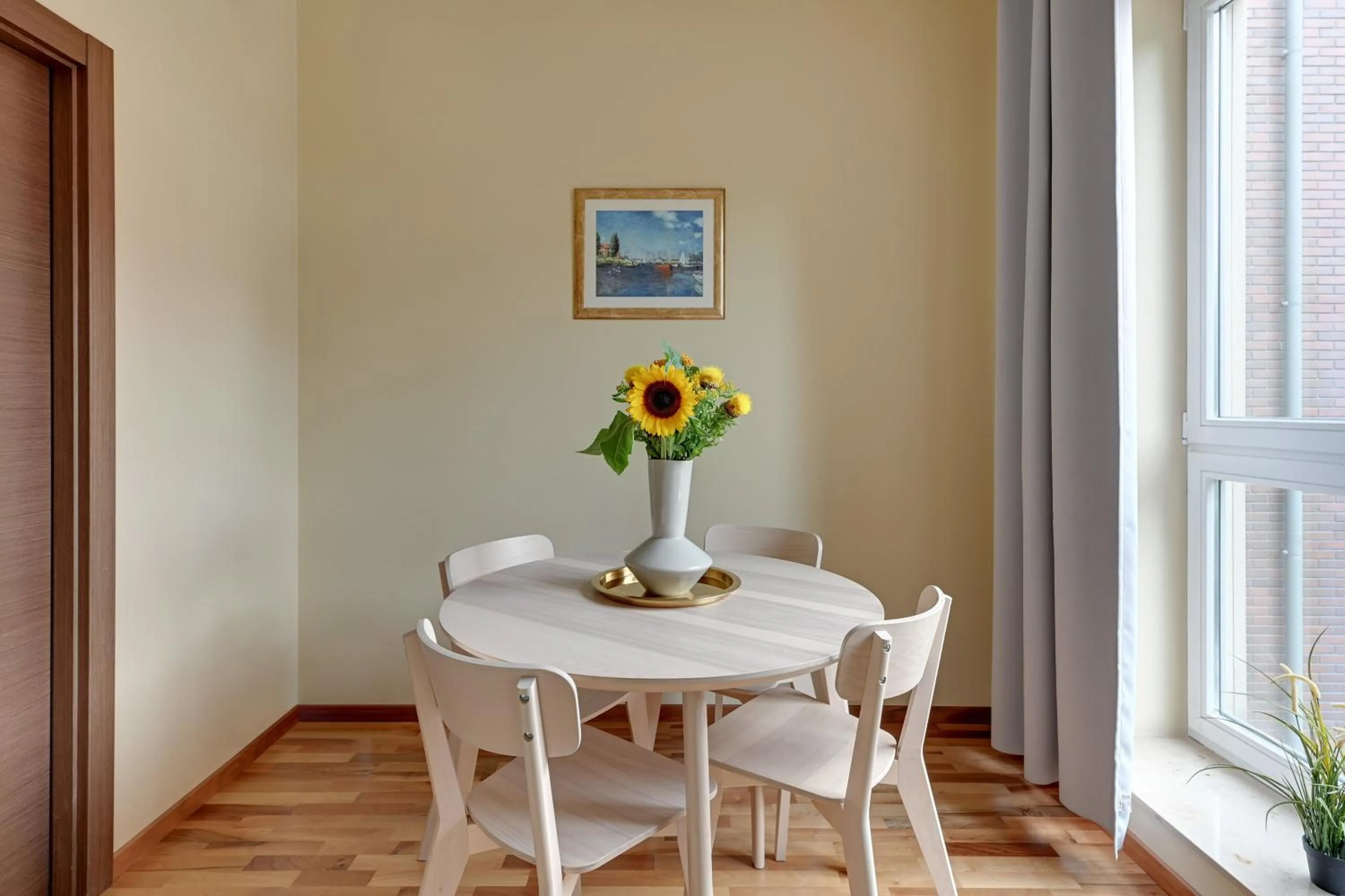 Dining area in Old Town by Welcome Apartment