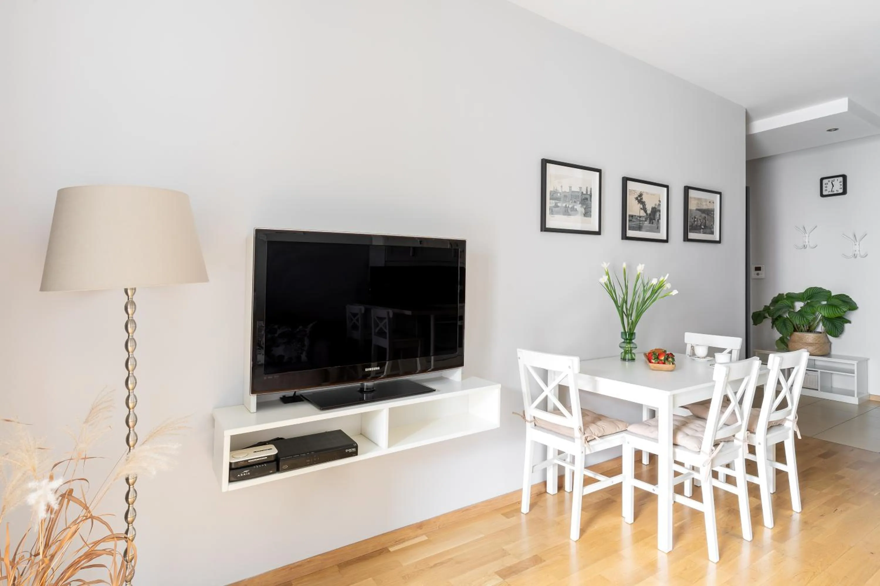 TV and multimedia in Old Town by Welcome Apartment