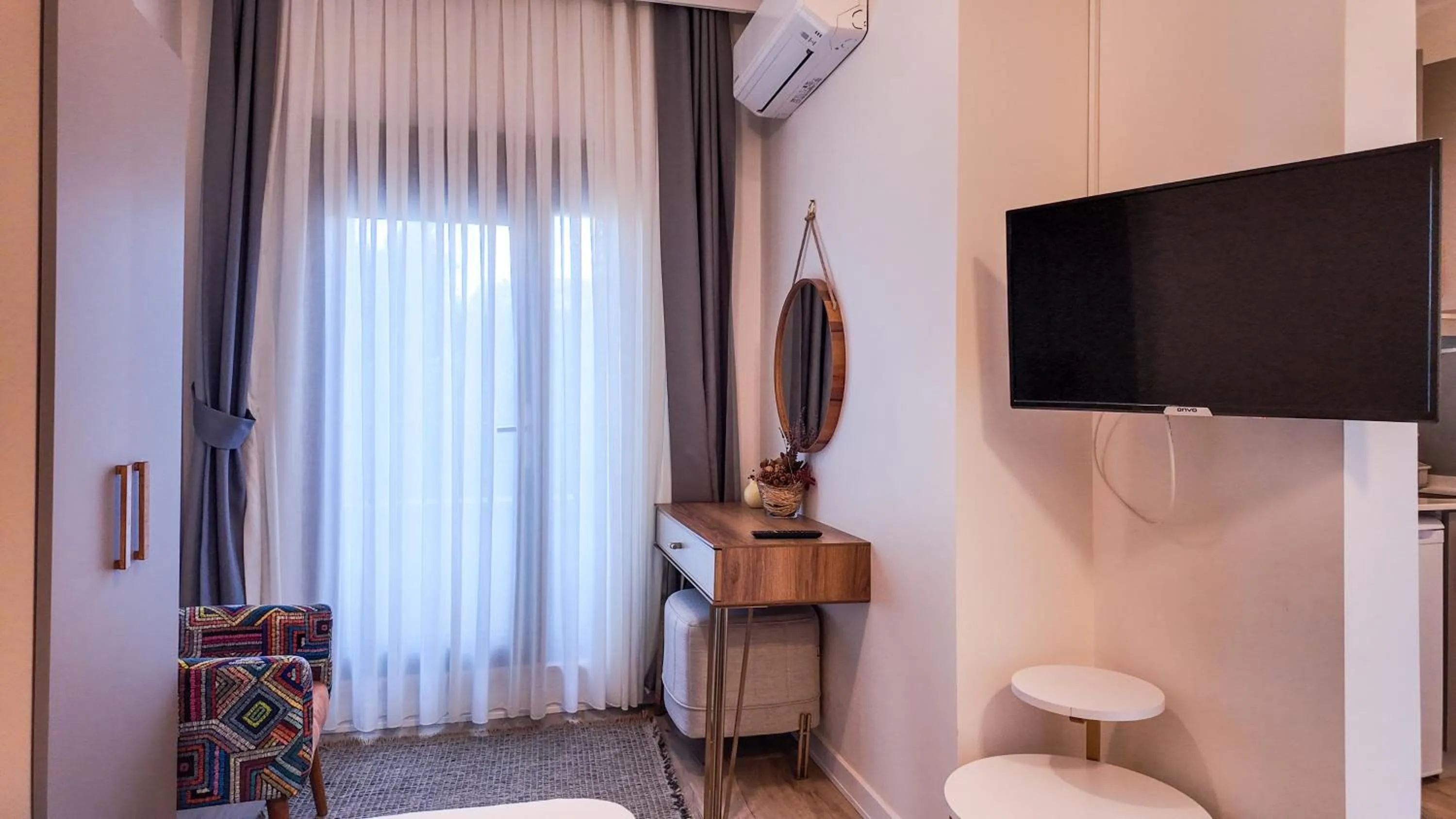 Communal lounge/ TV room in Agion Living Taksim Cihangir