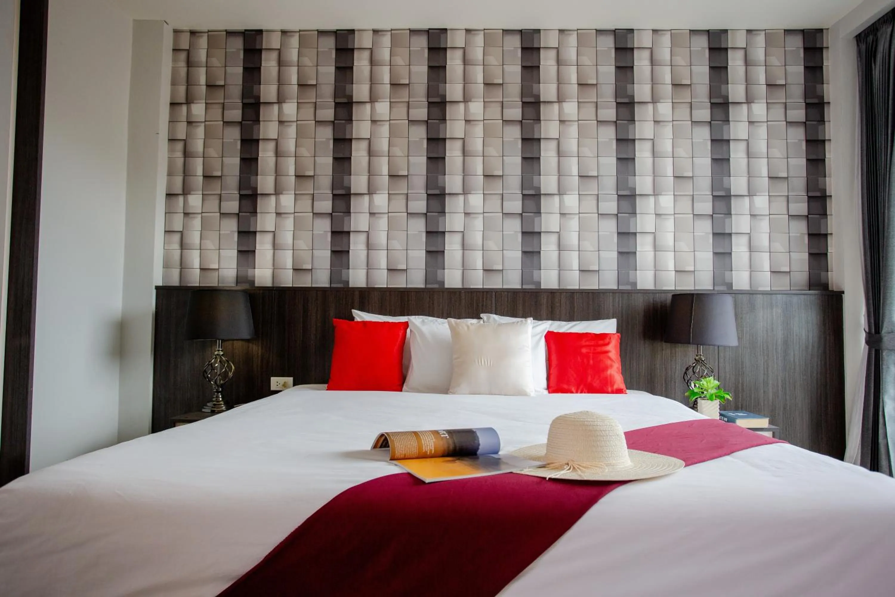 Bed in Ko Lanta Hotels and Working Space