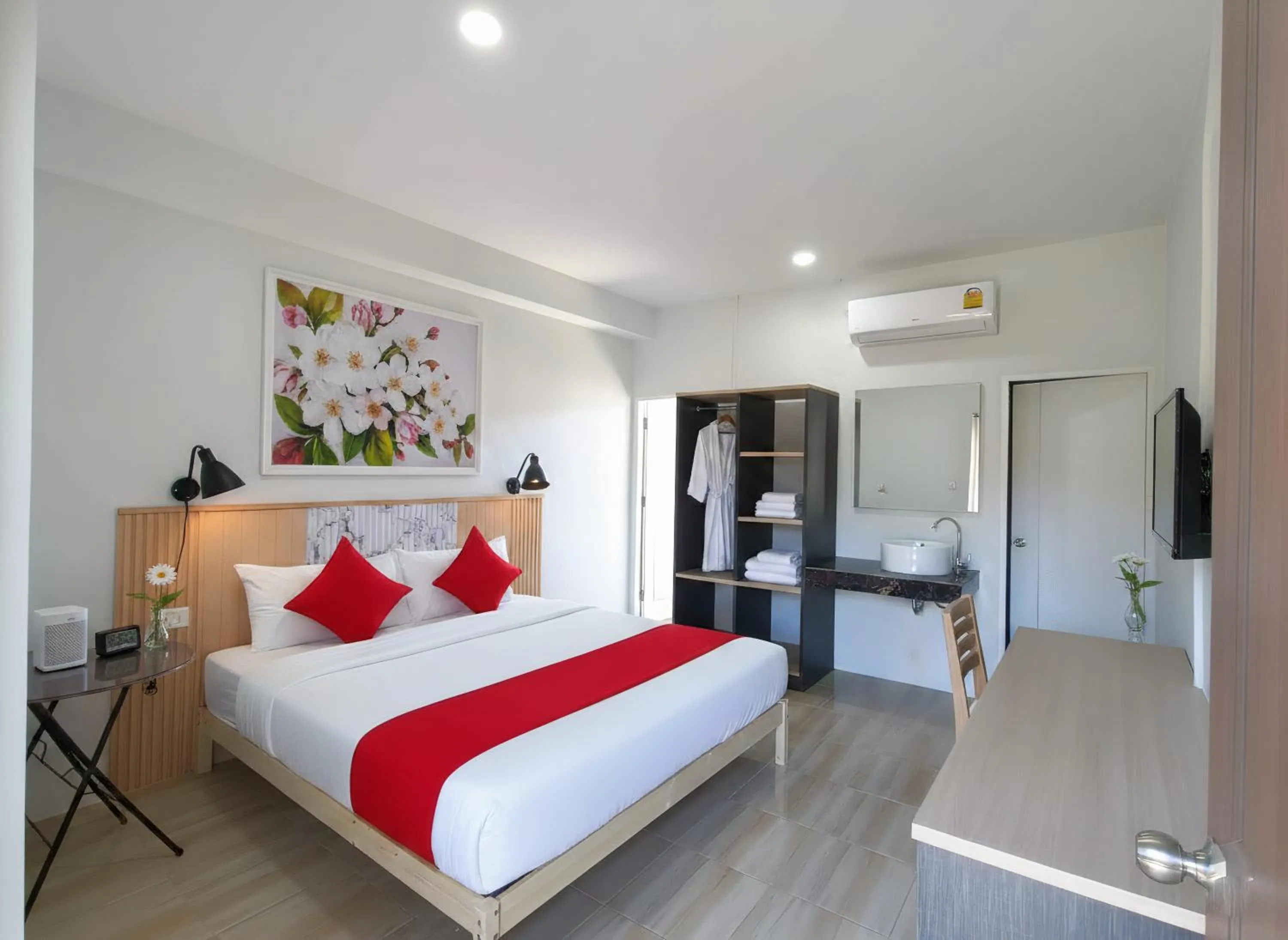 Bathroom, Bed in Ko Lanta Hotels and Working Space