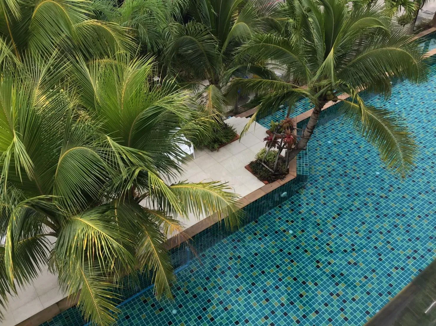 Swimming pool in Rimnatee Resort Trang