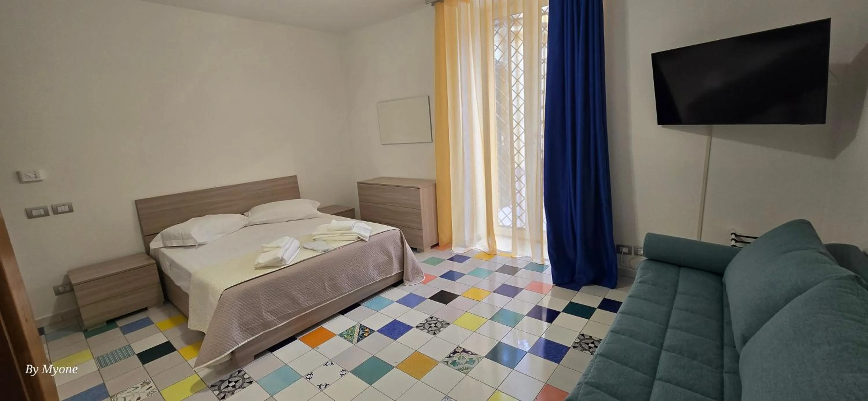 Bed in Appartamenti La Dimora di Parthenope Centro Storico