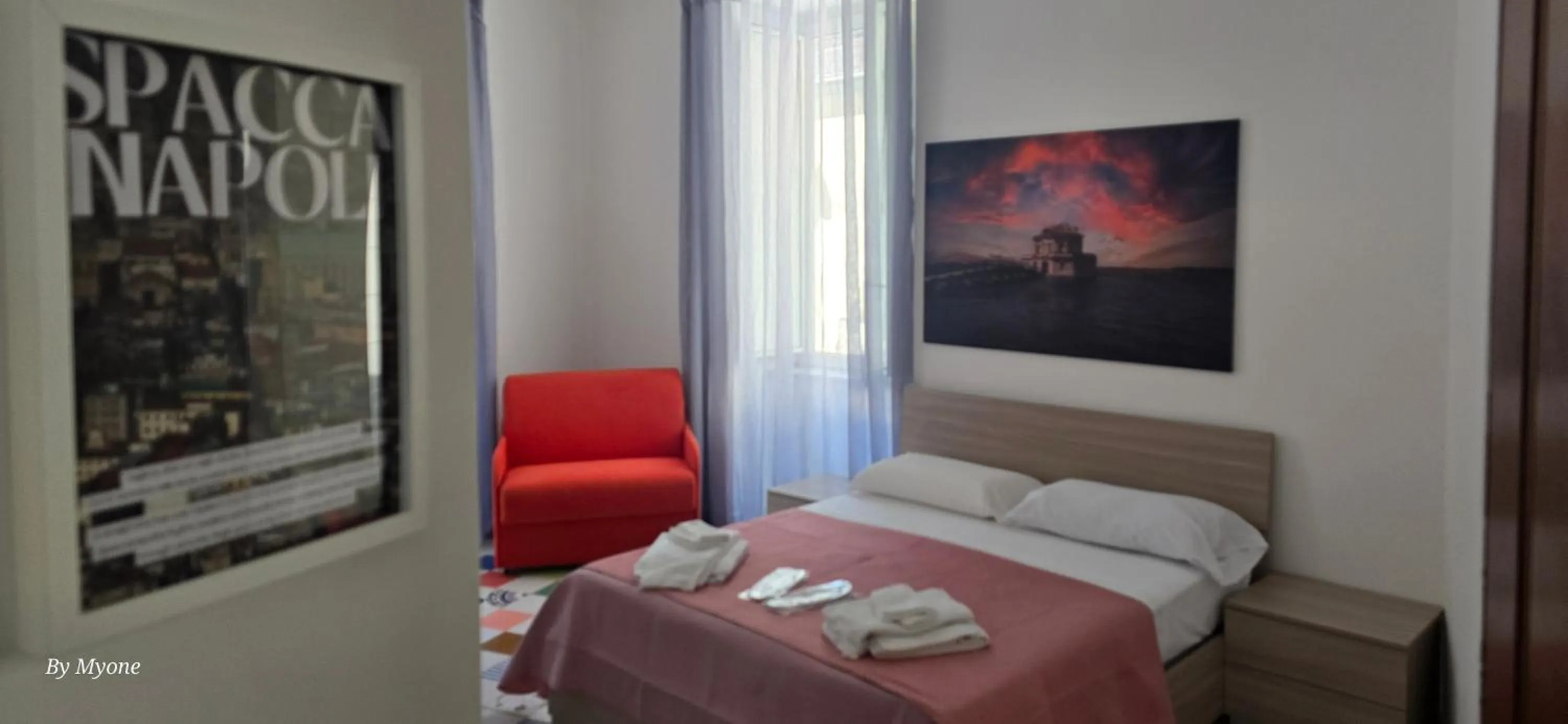 Bed in Appartamenti La Dimora di Parthenope Centro Storico