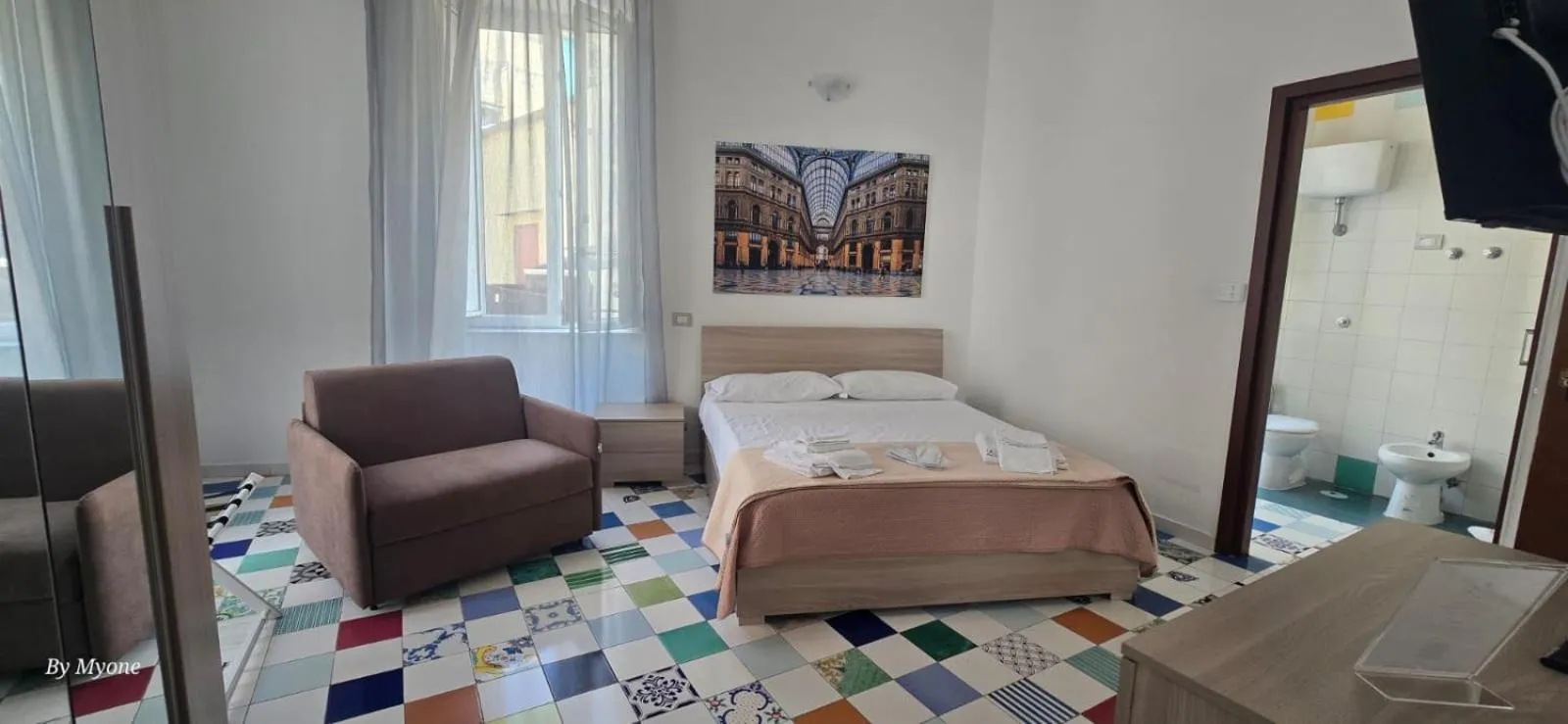 Bed in Appartamenti La Dimora di Parthenope Centro Storico