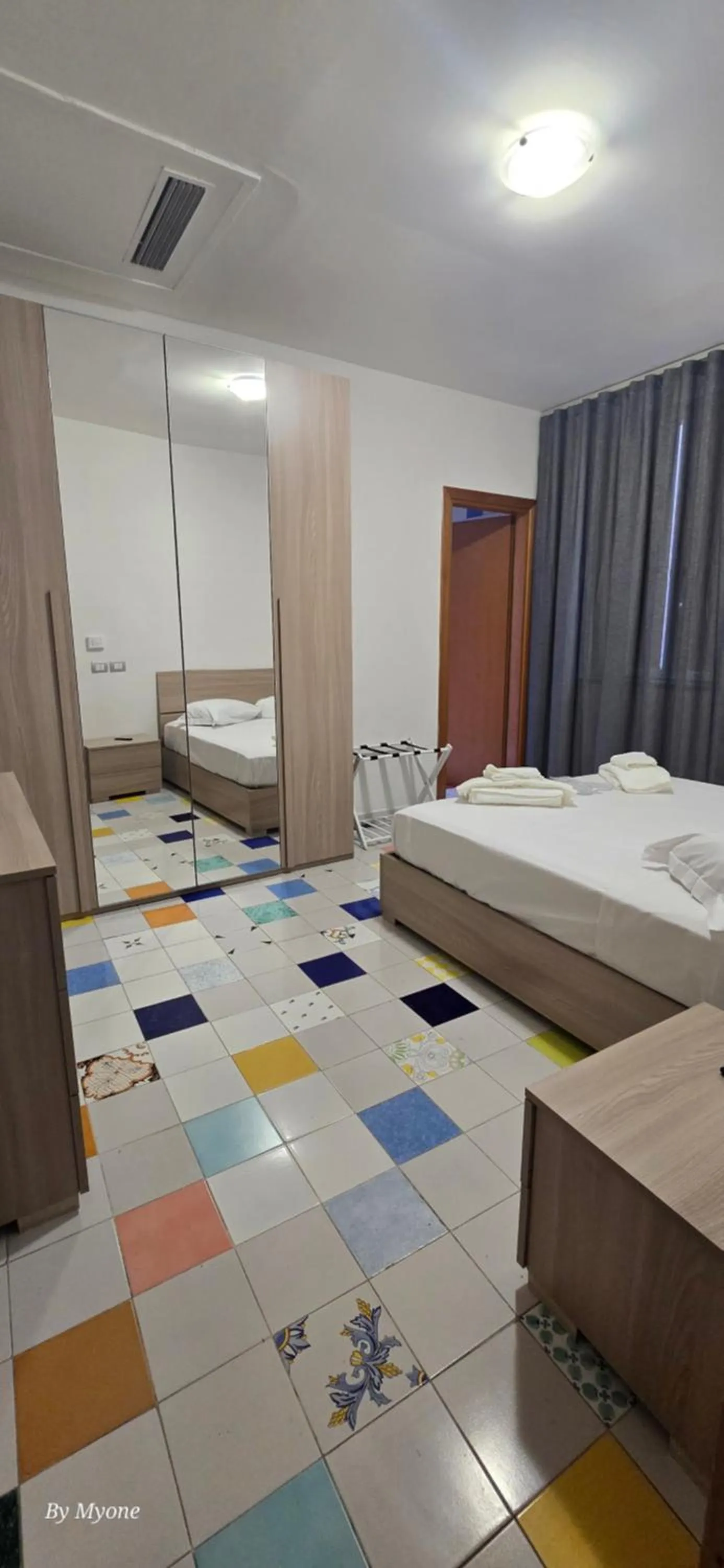 Bed in Appartamenti La Dimora di Parthenope Centro Storico