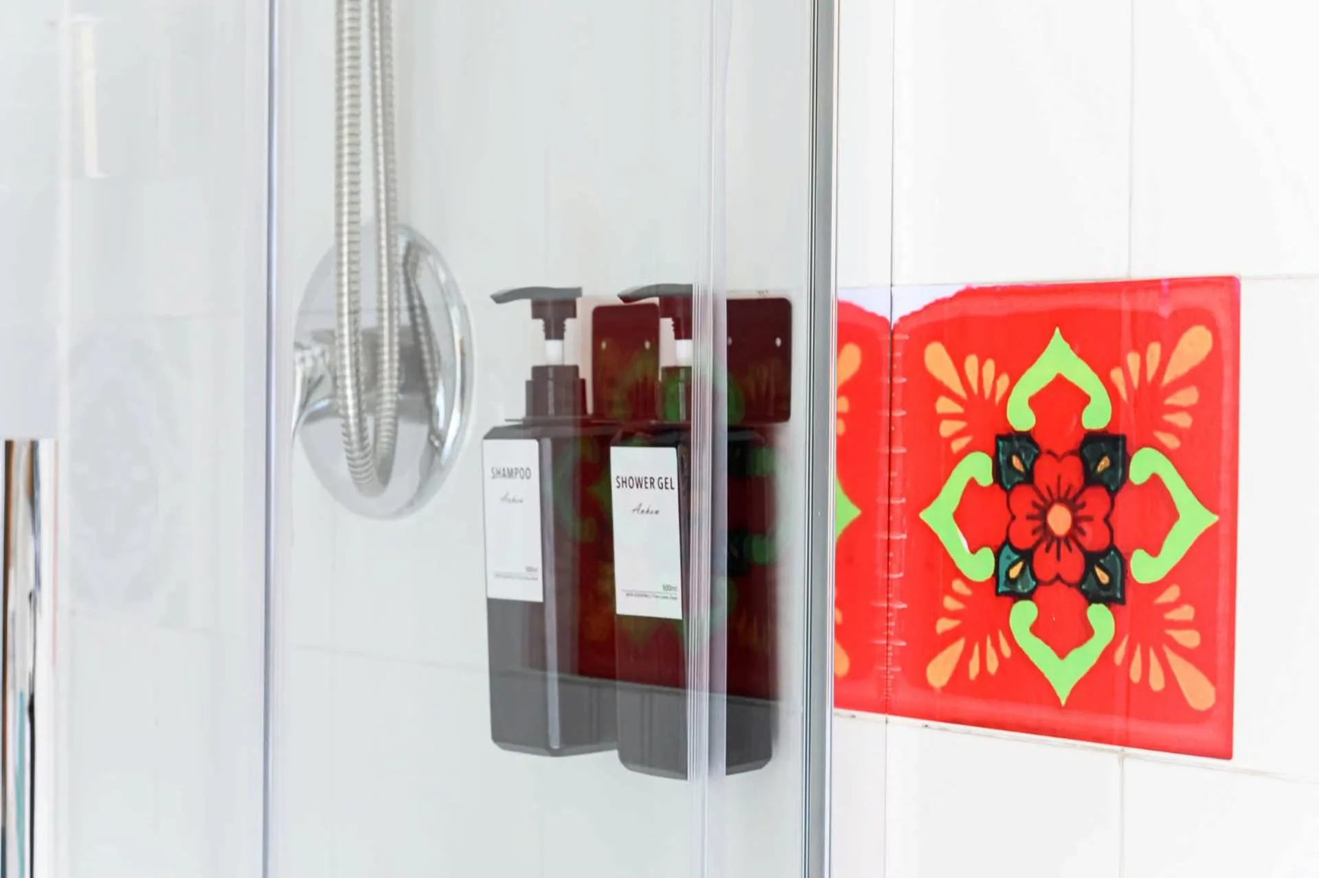 Shower in Appartamenti La Dimora di Parthenope Centro Storico