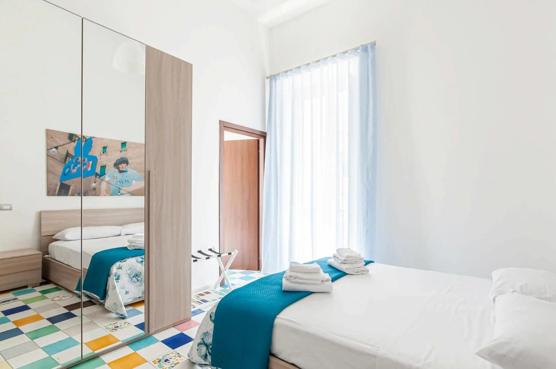 Bed in Appartamenti La Dimora di Parthenope Centro Storico