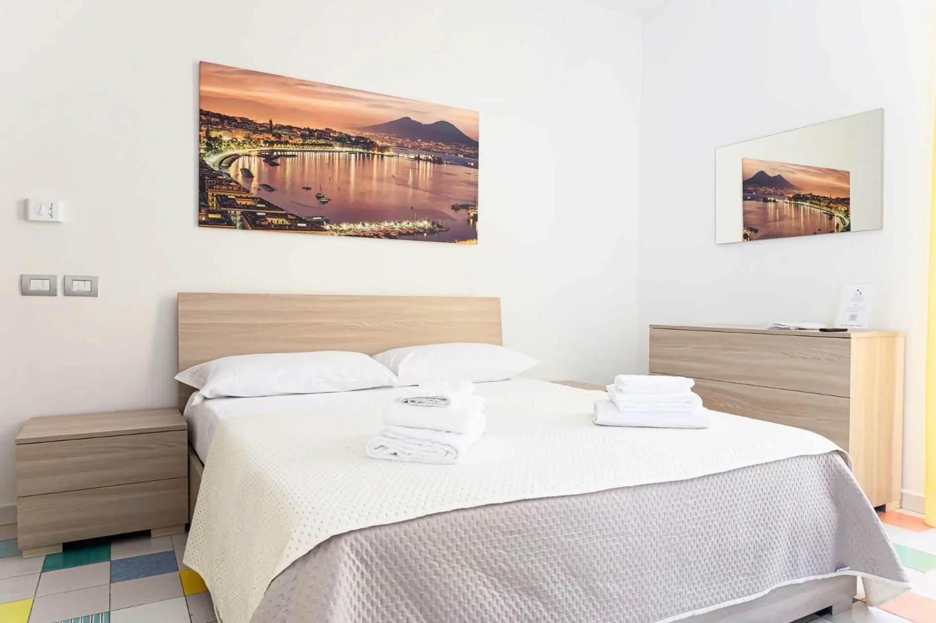 Bed in Appartamenti La Dimora di Parthenope Centro Storico