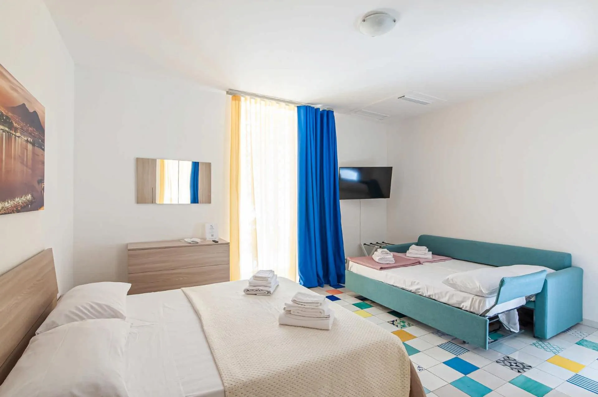 Bed in Appartamenti La Dimora di Parthenope Centro Storico