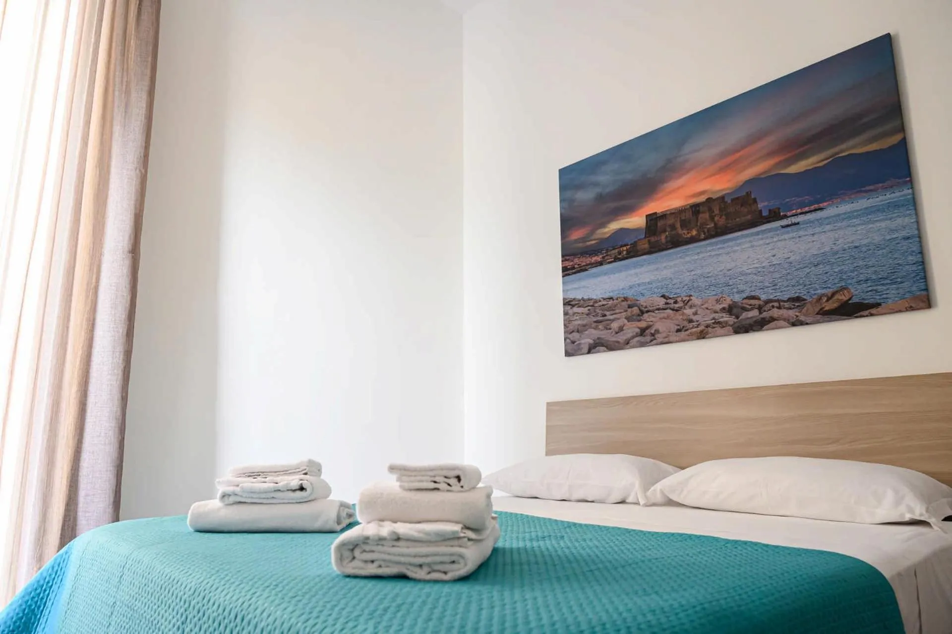 Bed in Appartamenti La Dimora di Parthenope Centro Storico