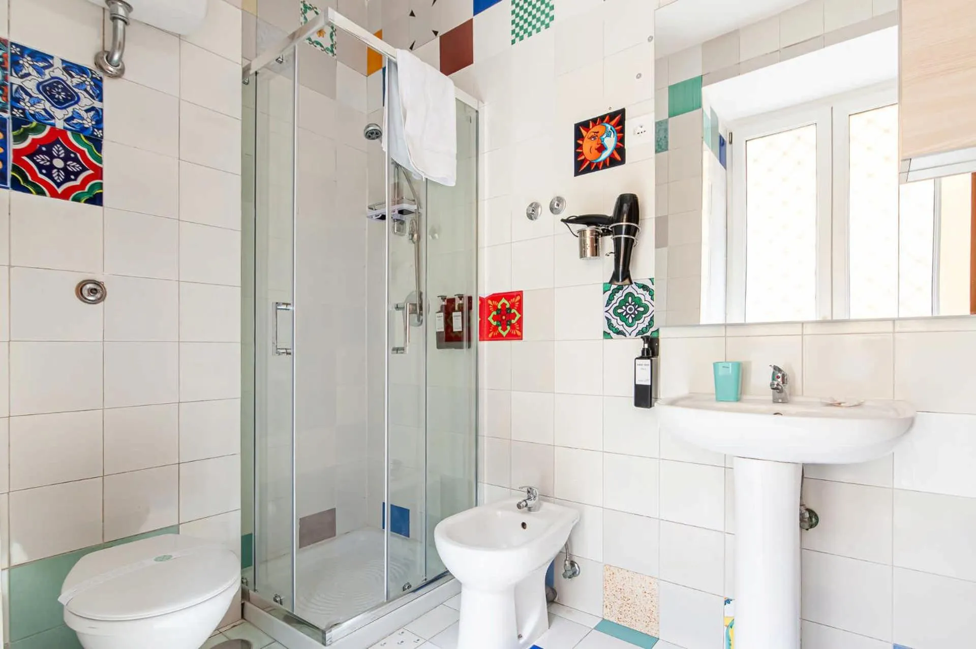 Shower in Appartamenti La Dimora di Parthenope Centro Storico