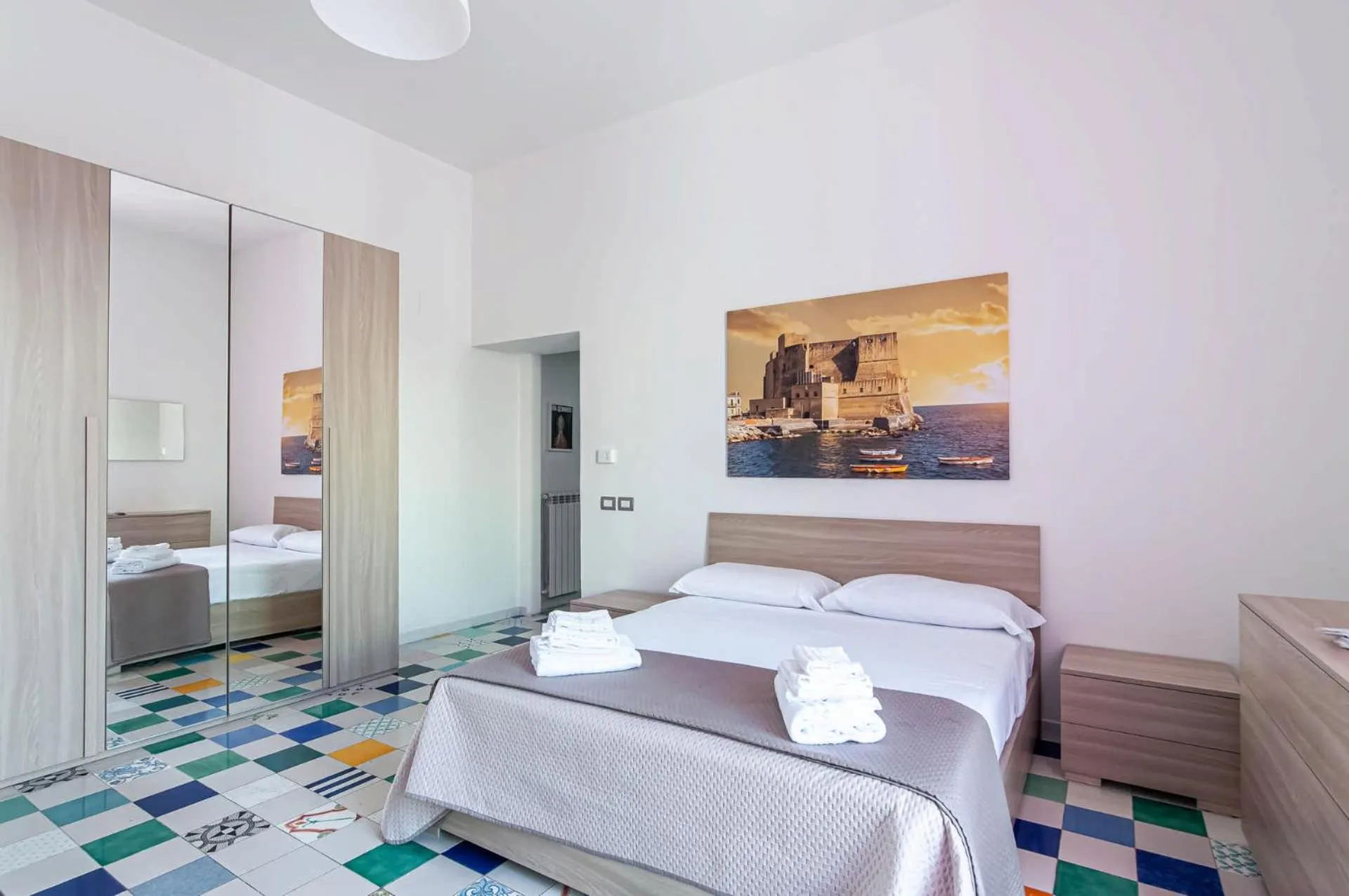 Bed in Appartamenti La Dimora di Parthenope Centro Storico