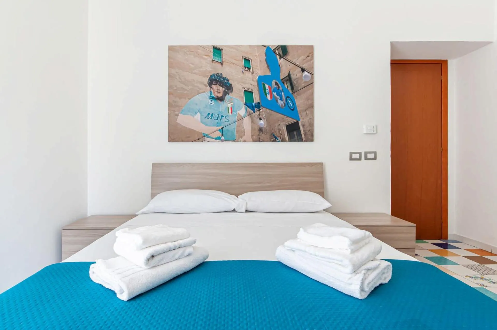 Bed in Appartamenti La Dimora di Parthenope Centro Storico