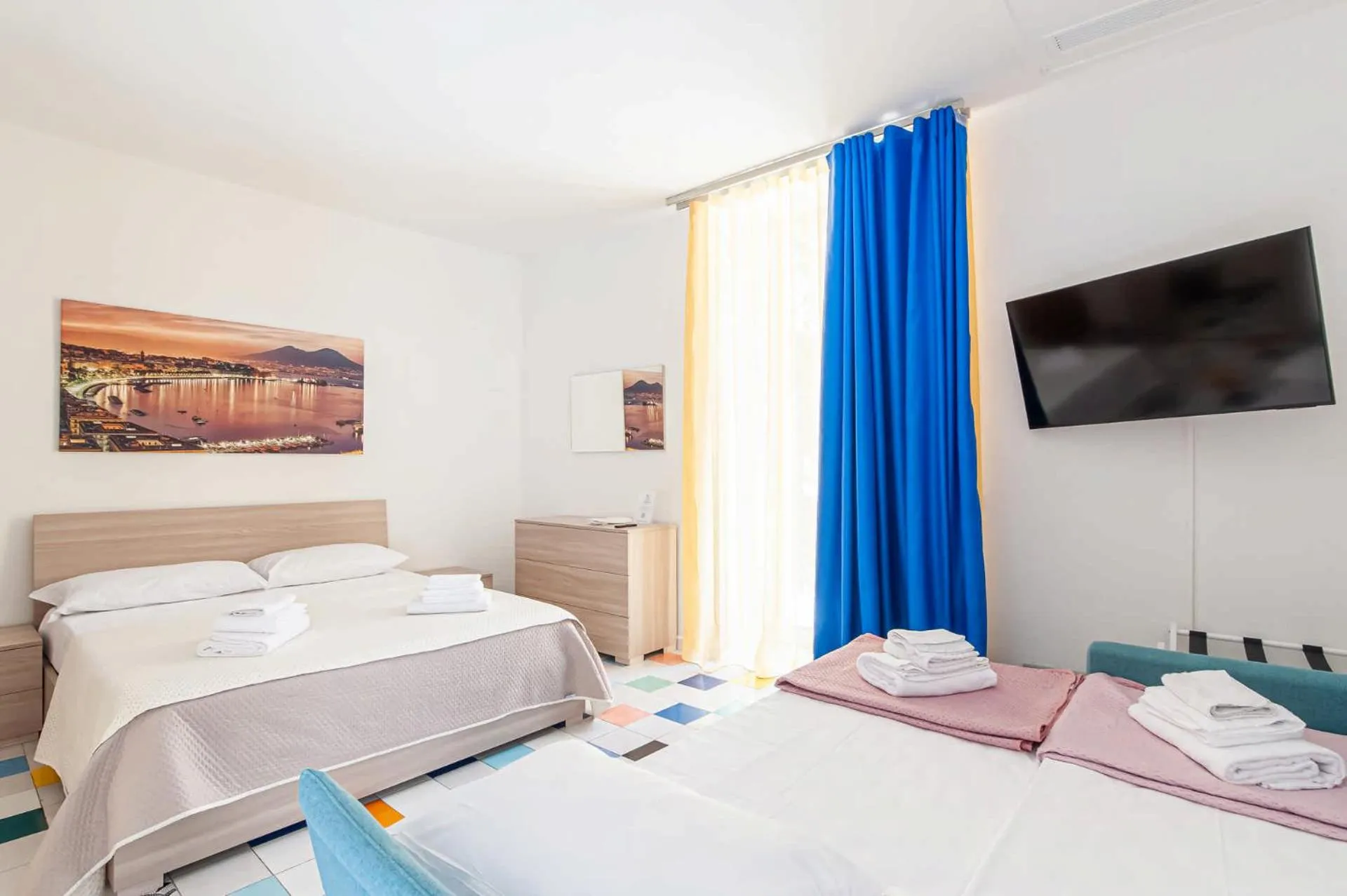 Bed in Appartamenti La Dimora di Parthenope Centro Storico