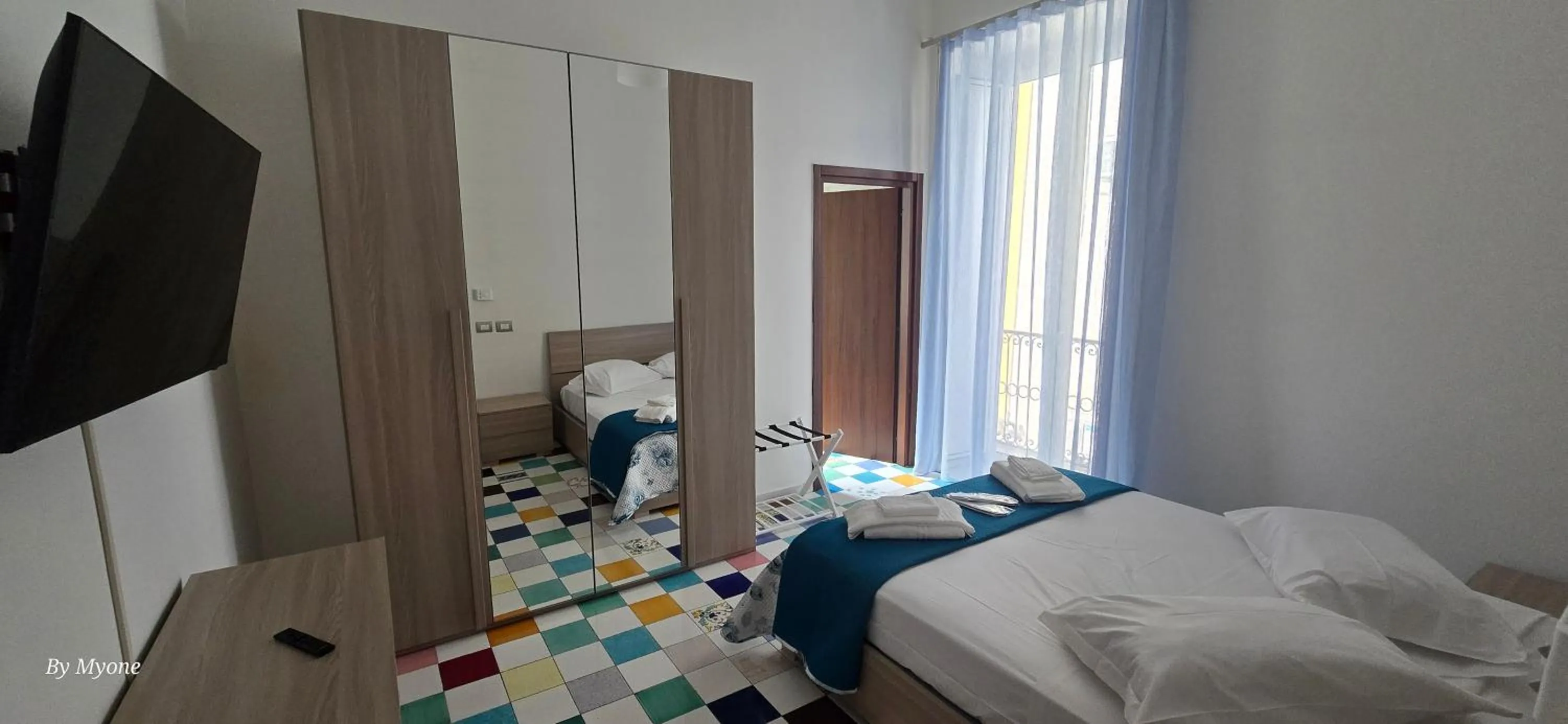 Bed in Appartamenti La Dimora di Parthenope Centro Storico