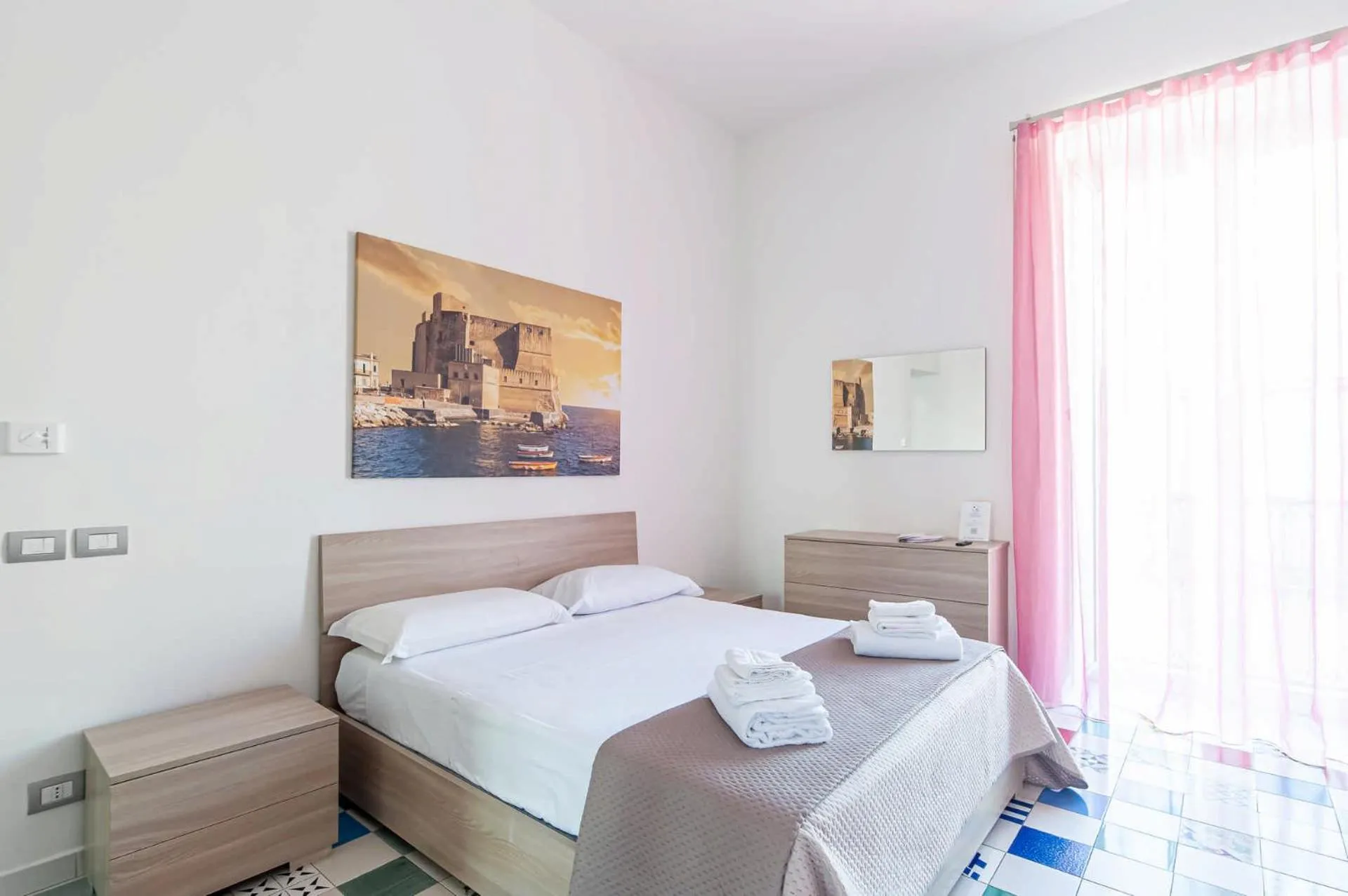 Bed in Appartamenti La Dimora di Parthenope Centro Storico