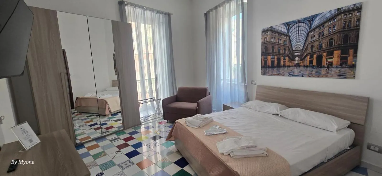 Bed in Appartamenti La Dimora di Parthenope Centro Storico