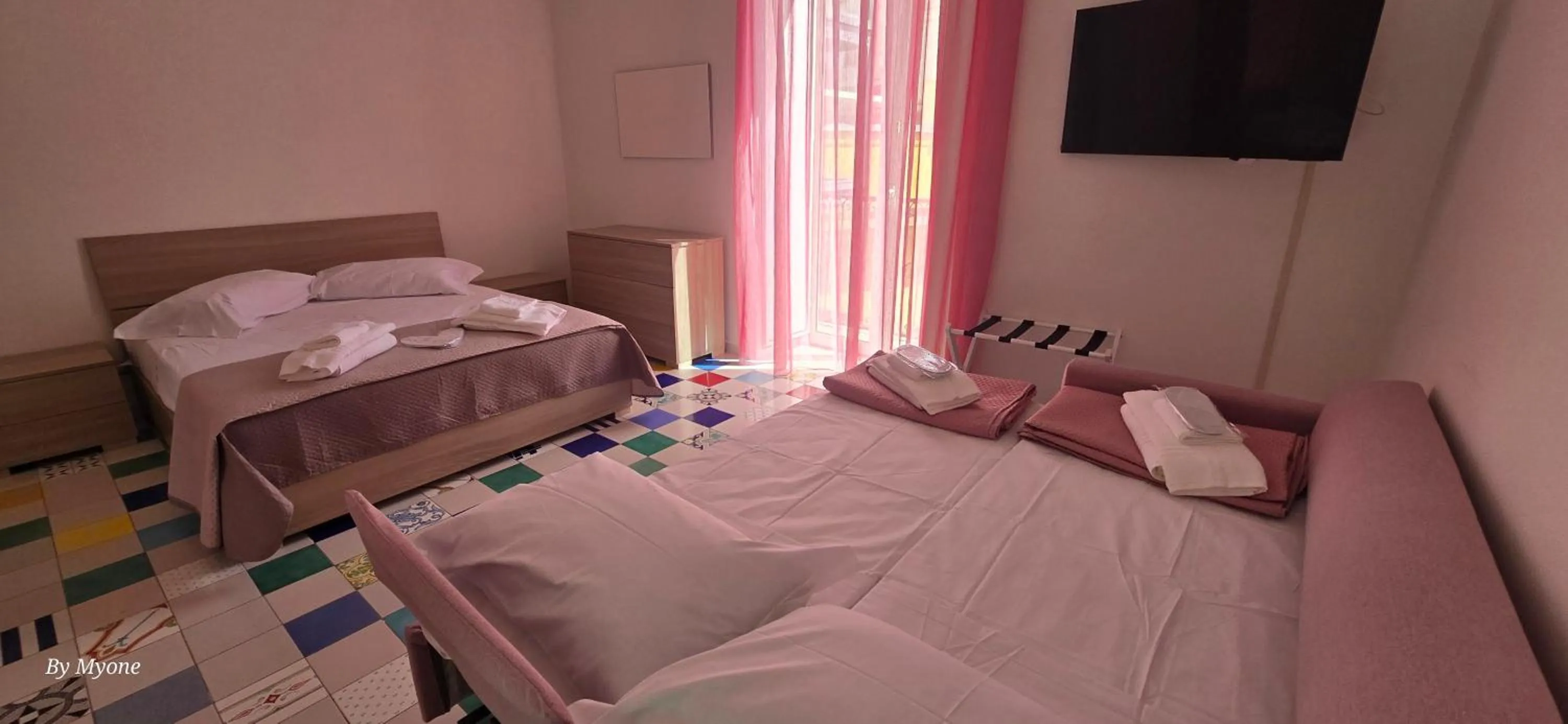 Bed in Appartamenti La Dimora di Parthenope Centro Storico