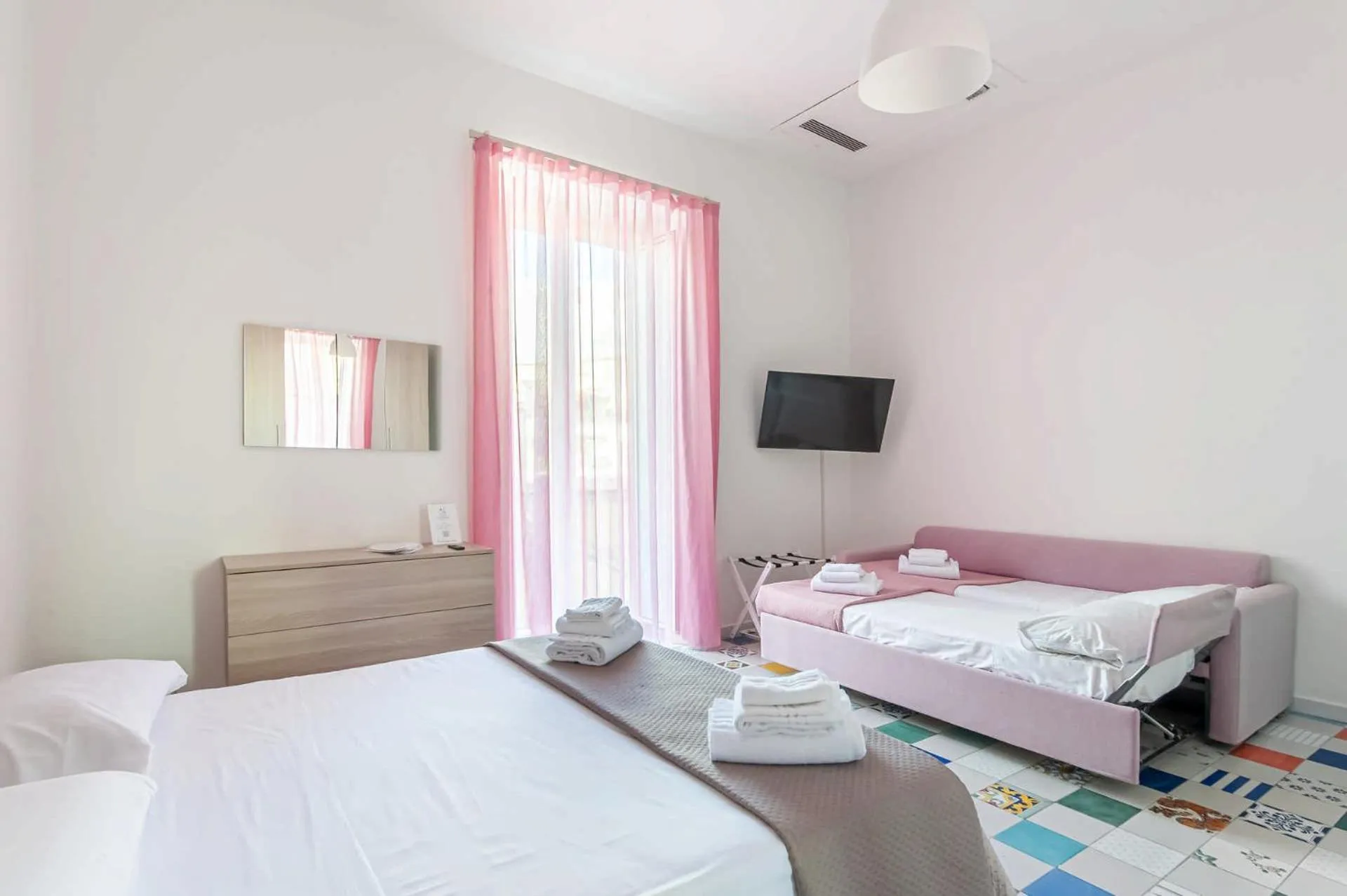 Bed in Appartamenti La Dimora di Parthenope Centro Storico