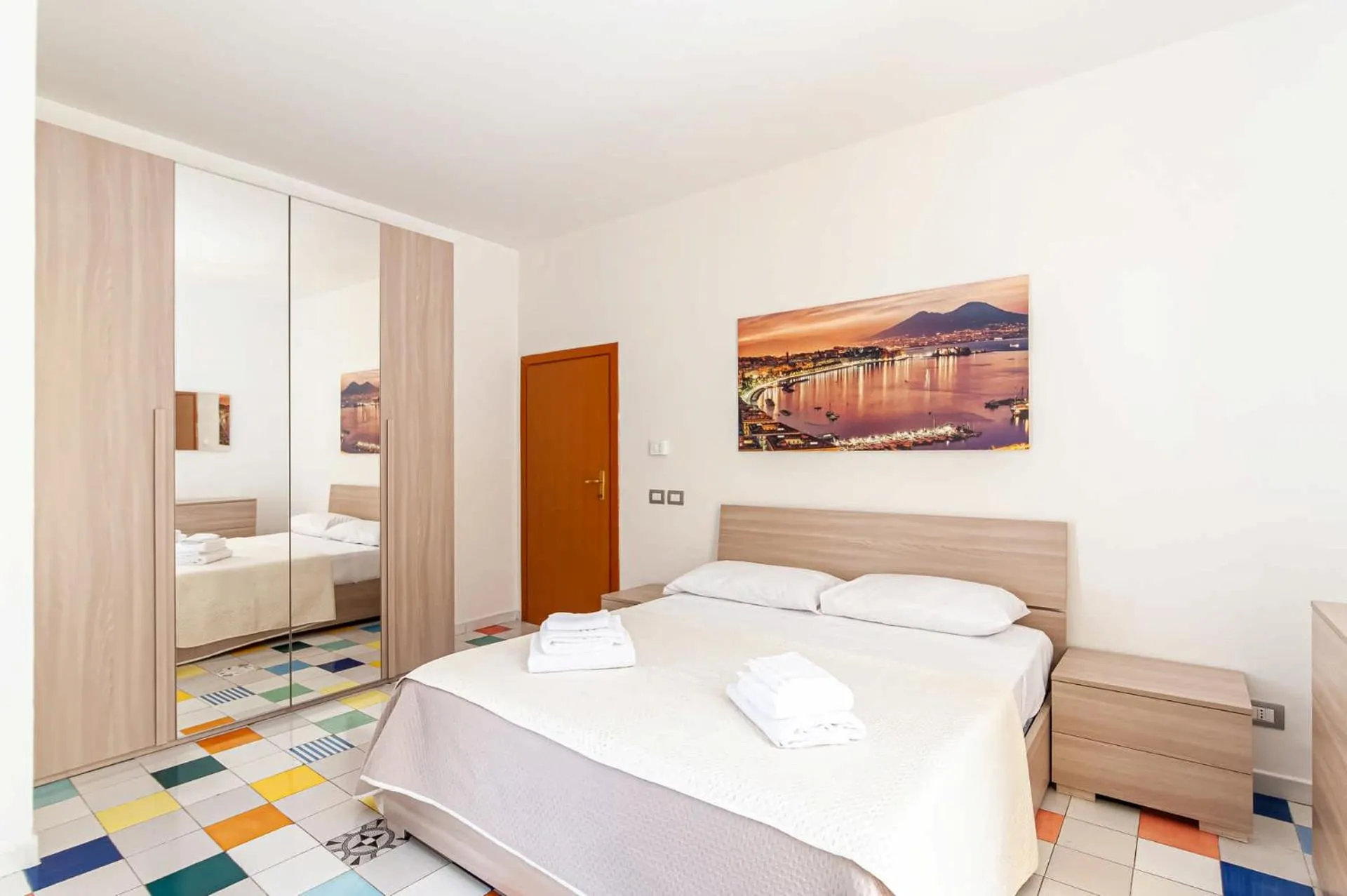 Bed in Appartamenti La Dimora di Parthenope Centro Storico