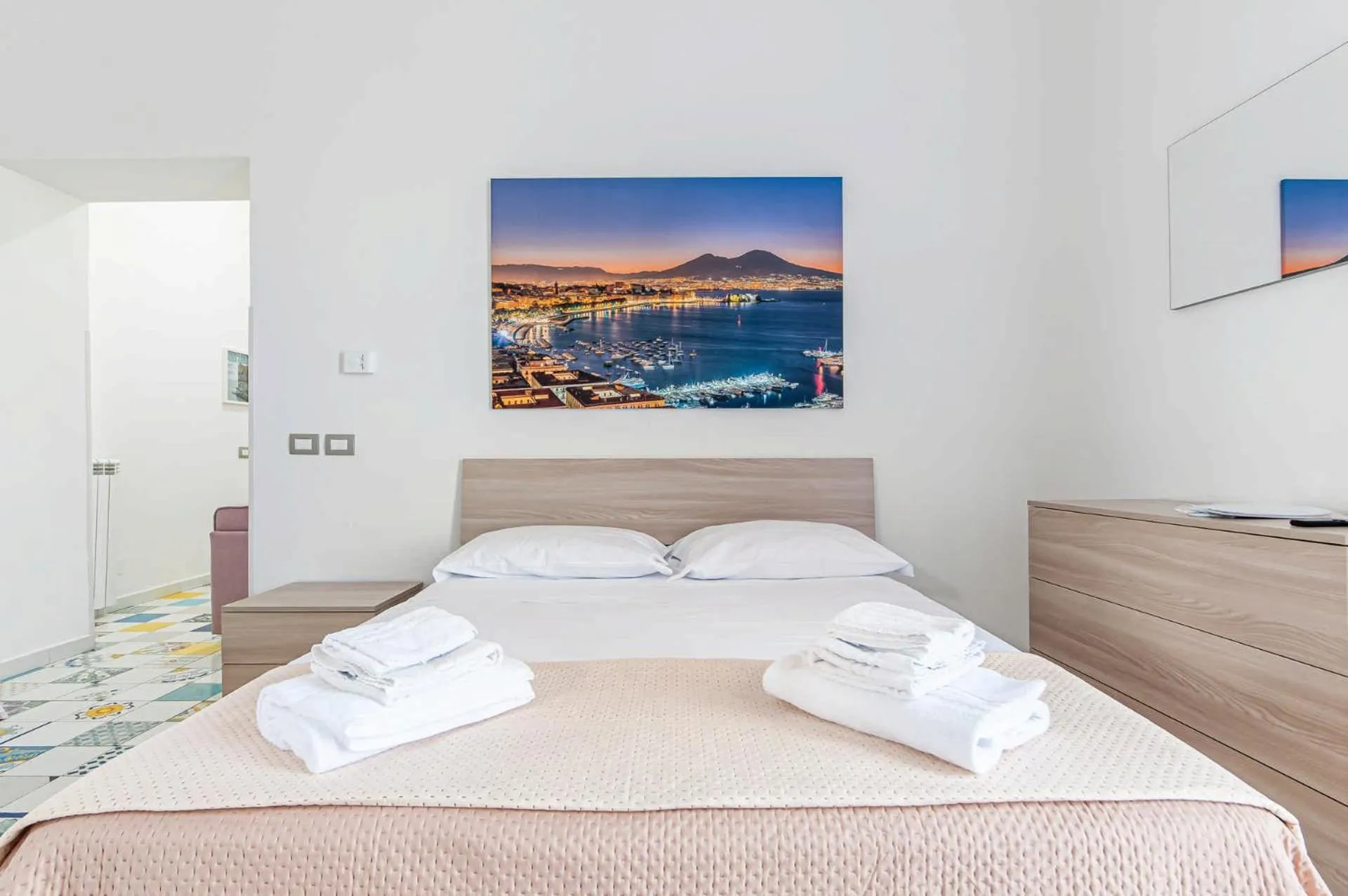 Bed in Appartamenti La Dimora di Parthenope Centro Storico