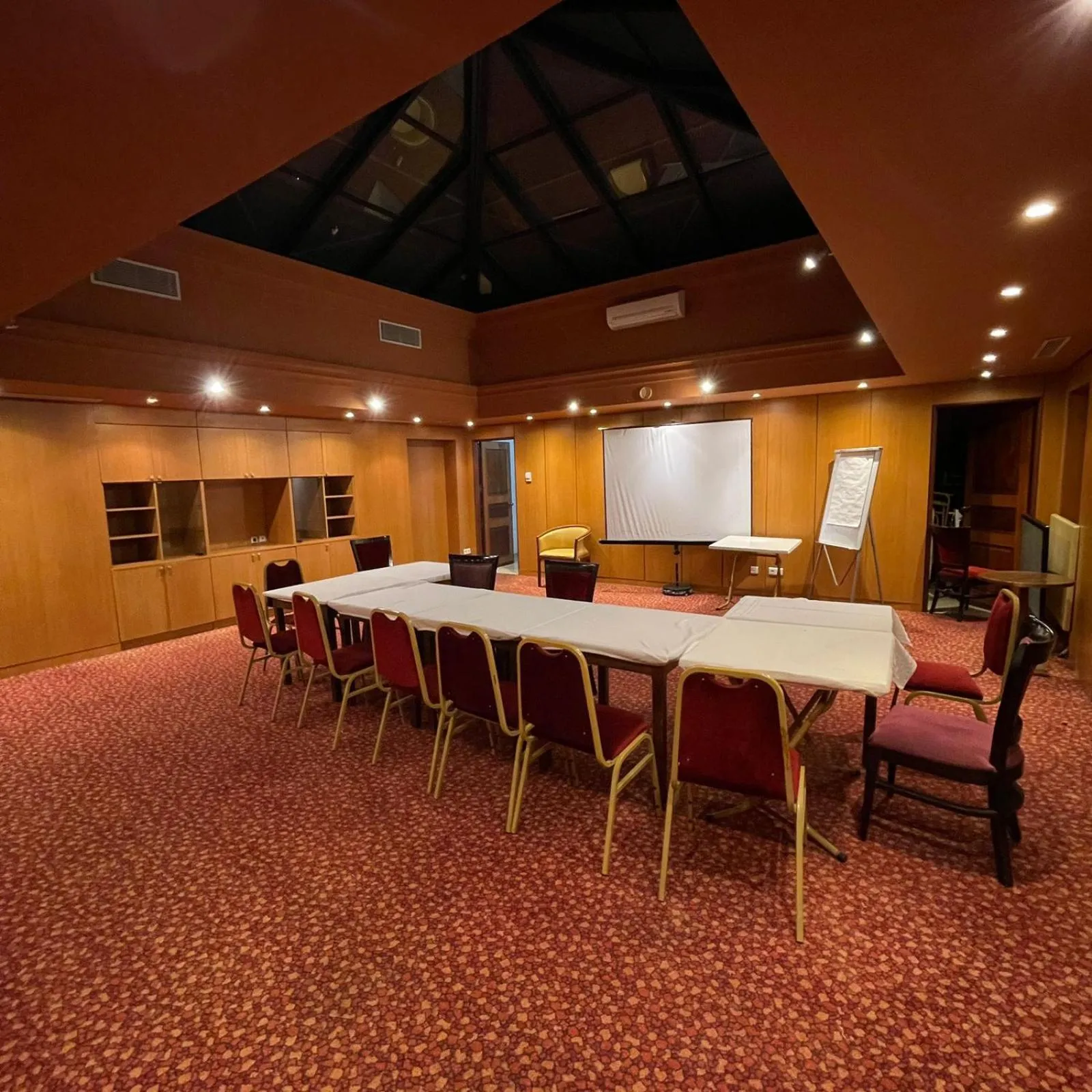 Meeting/conference room in Hôtel LE CONSUL