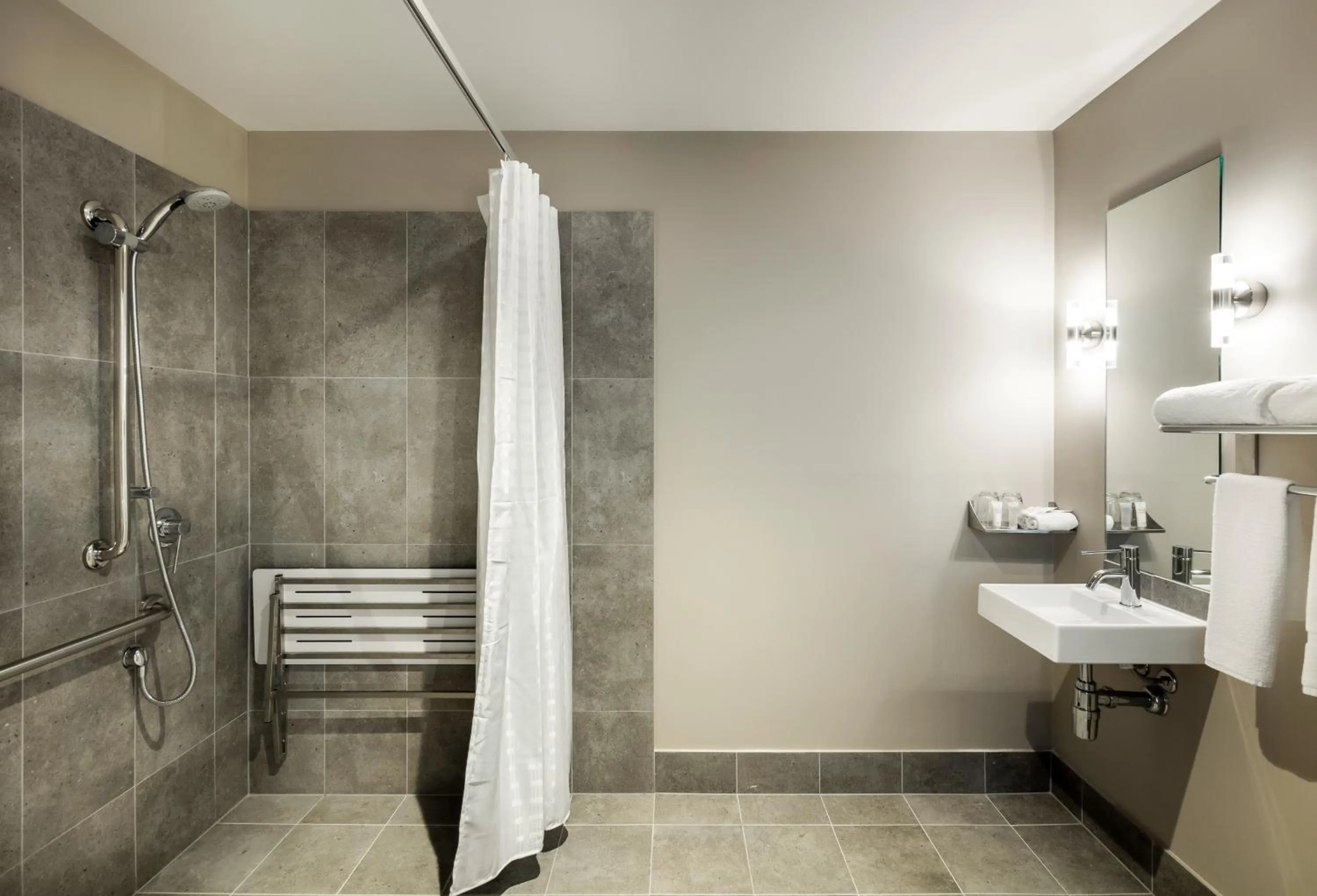 Bathroom in Ibis Mackay