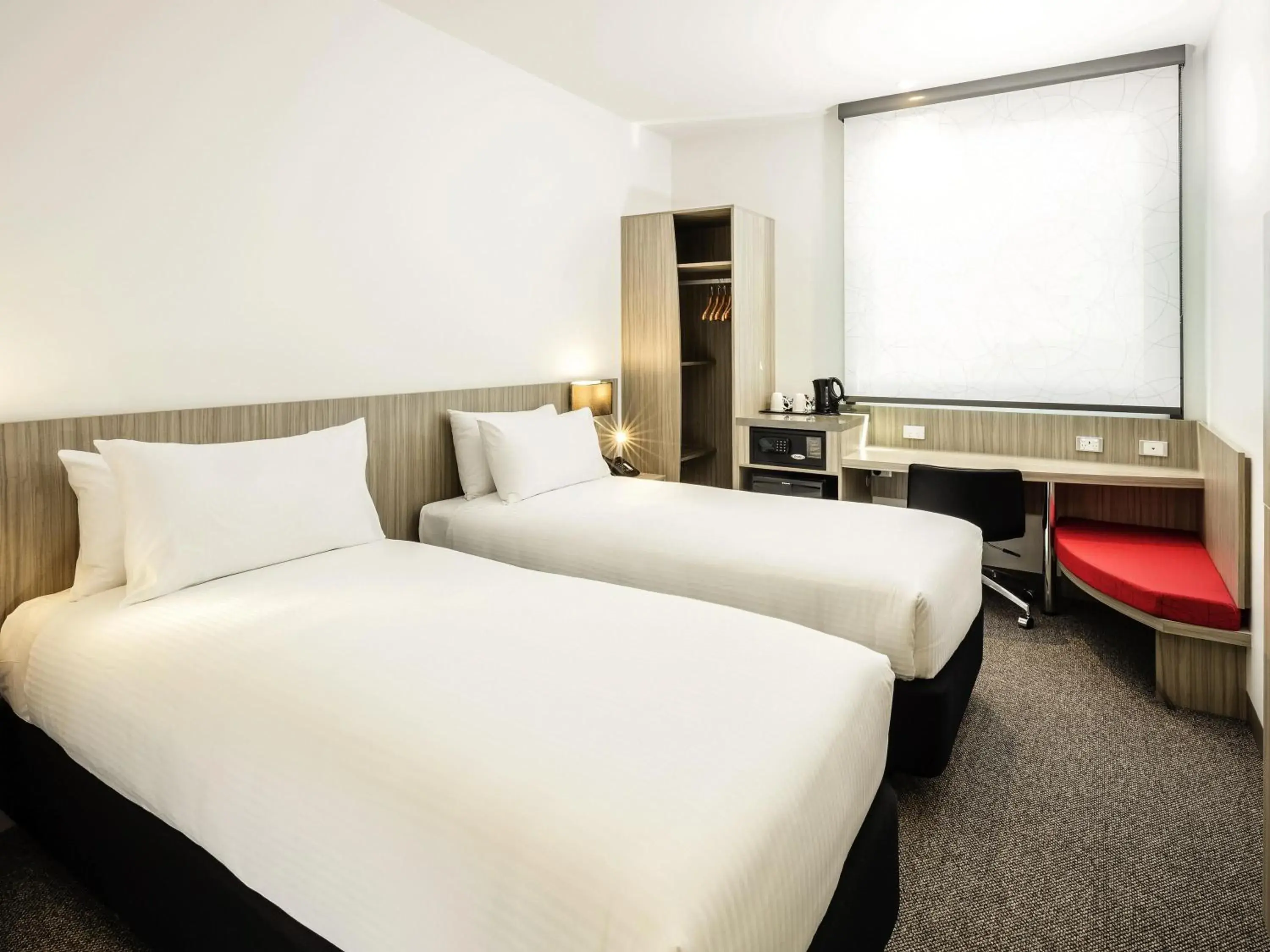 Superior Twin Room in Ibis Mackay Superior Twin Room in Ibis Mackay