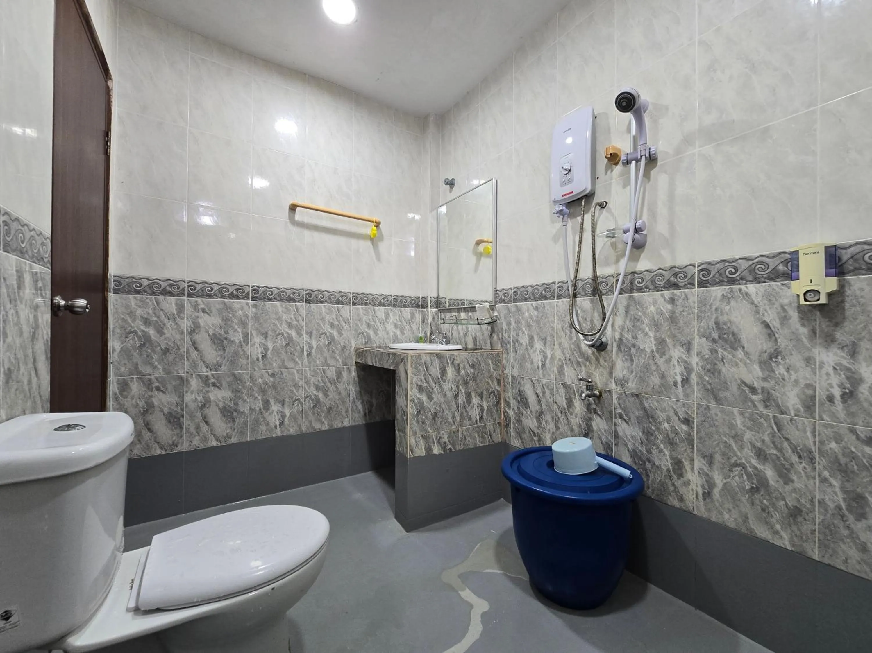 Bathroom in Hotel O Villa Impiana