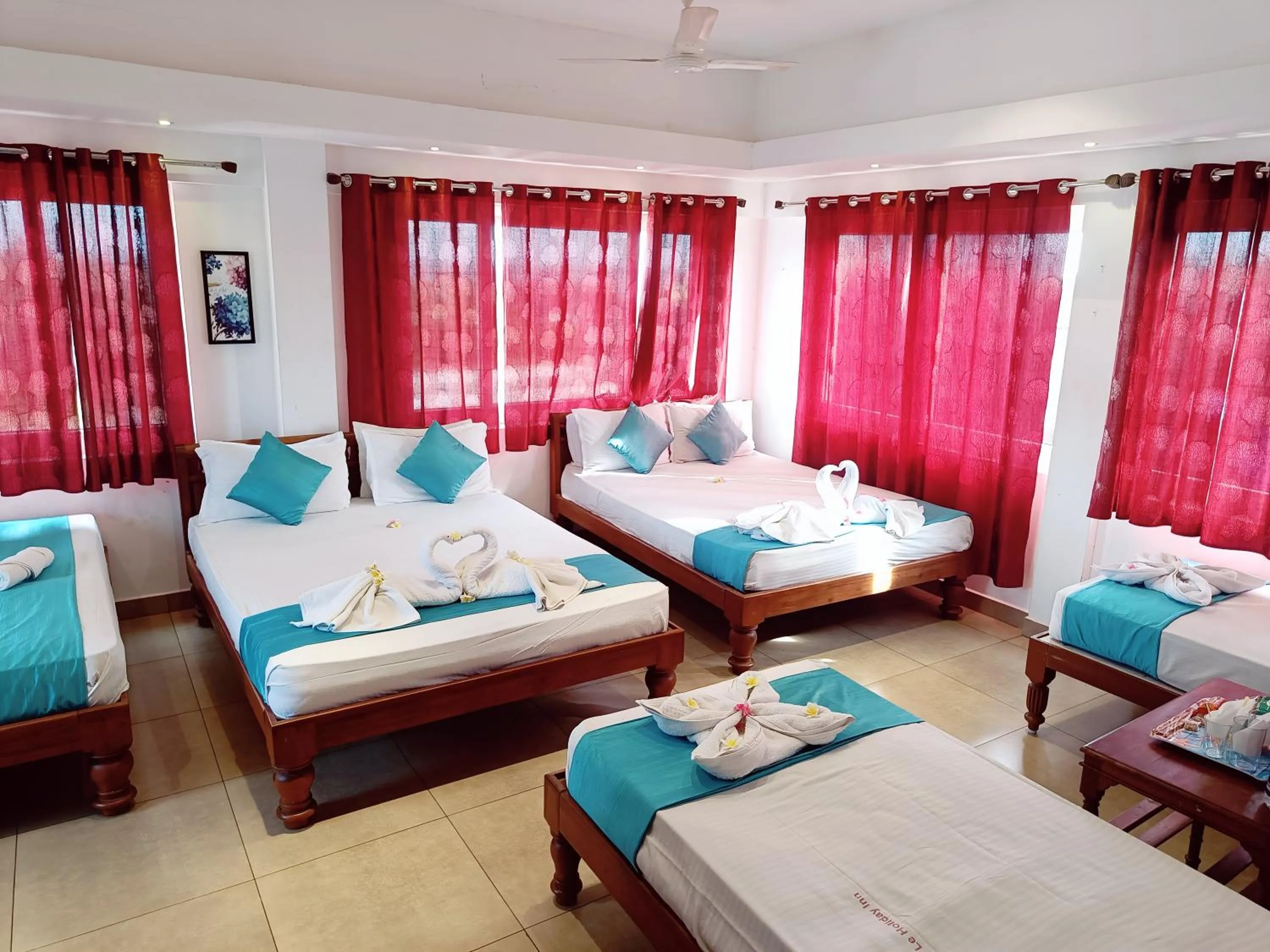 Bed in Le Holiday Inn