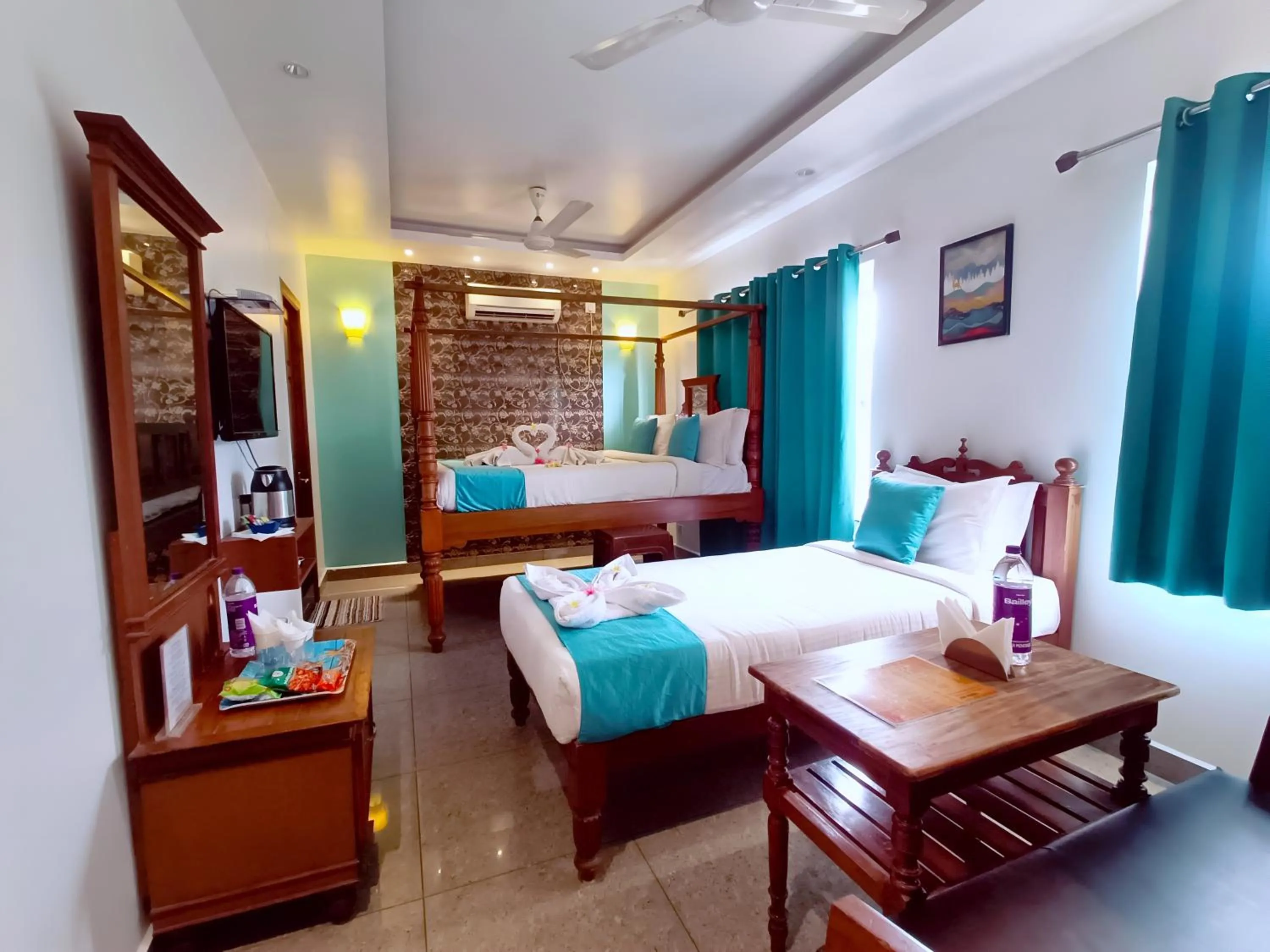 Bed in Le Holiday Inn