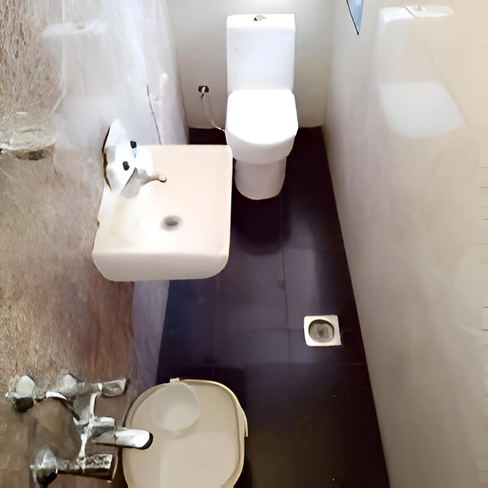 Bathroom in Le Holiday Inn