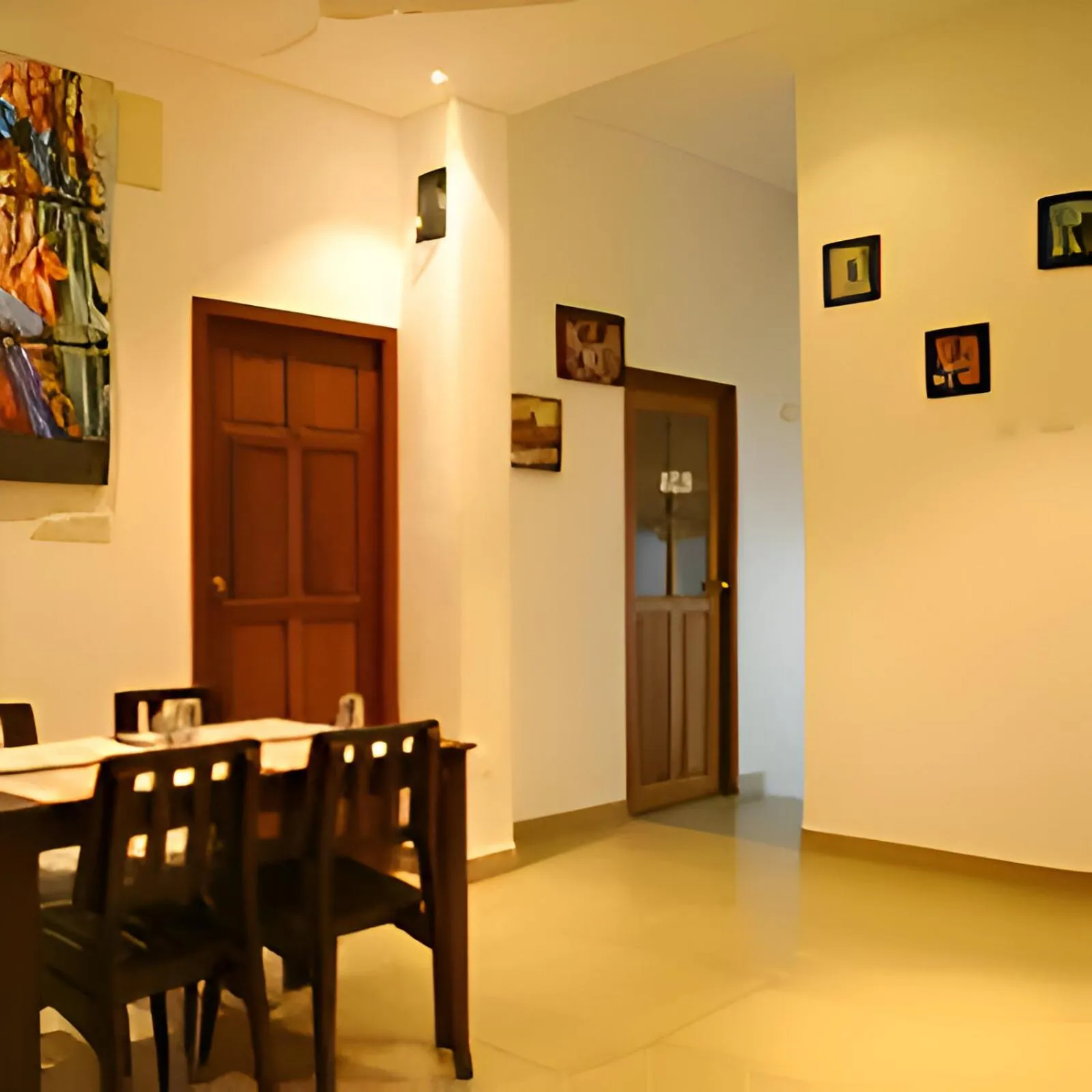 Dining area in Le Holiday Inn