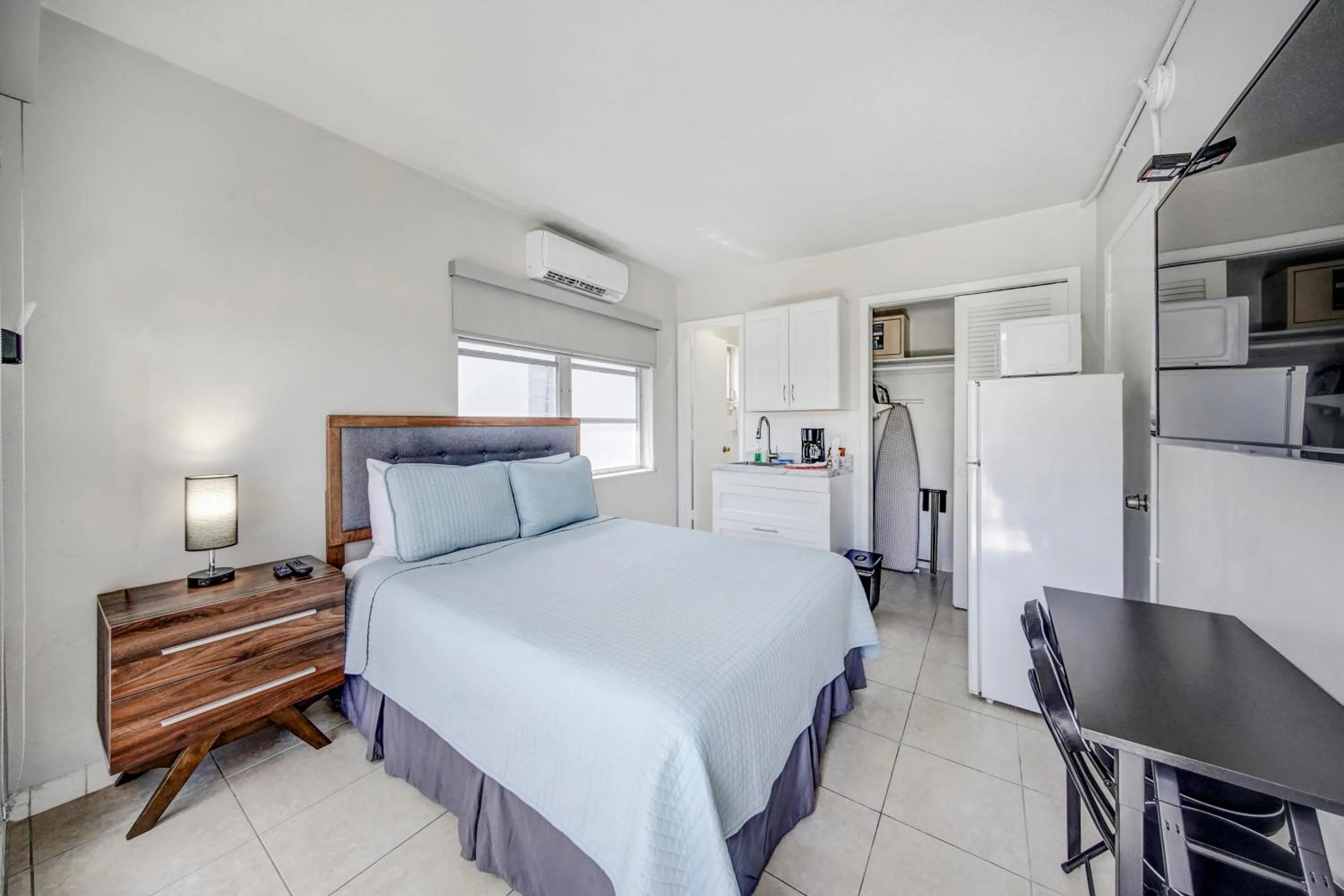 Bed in Ocean Villas of Deerfield