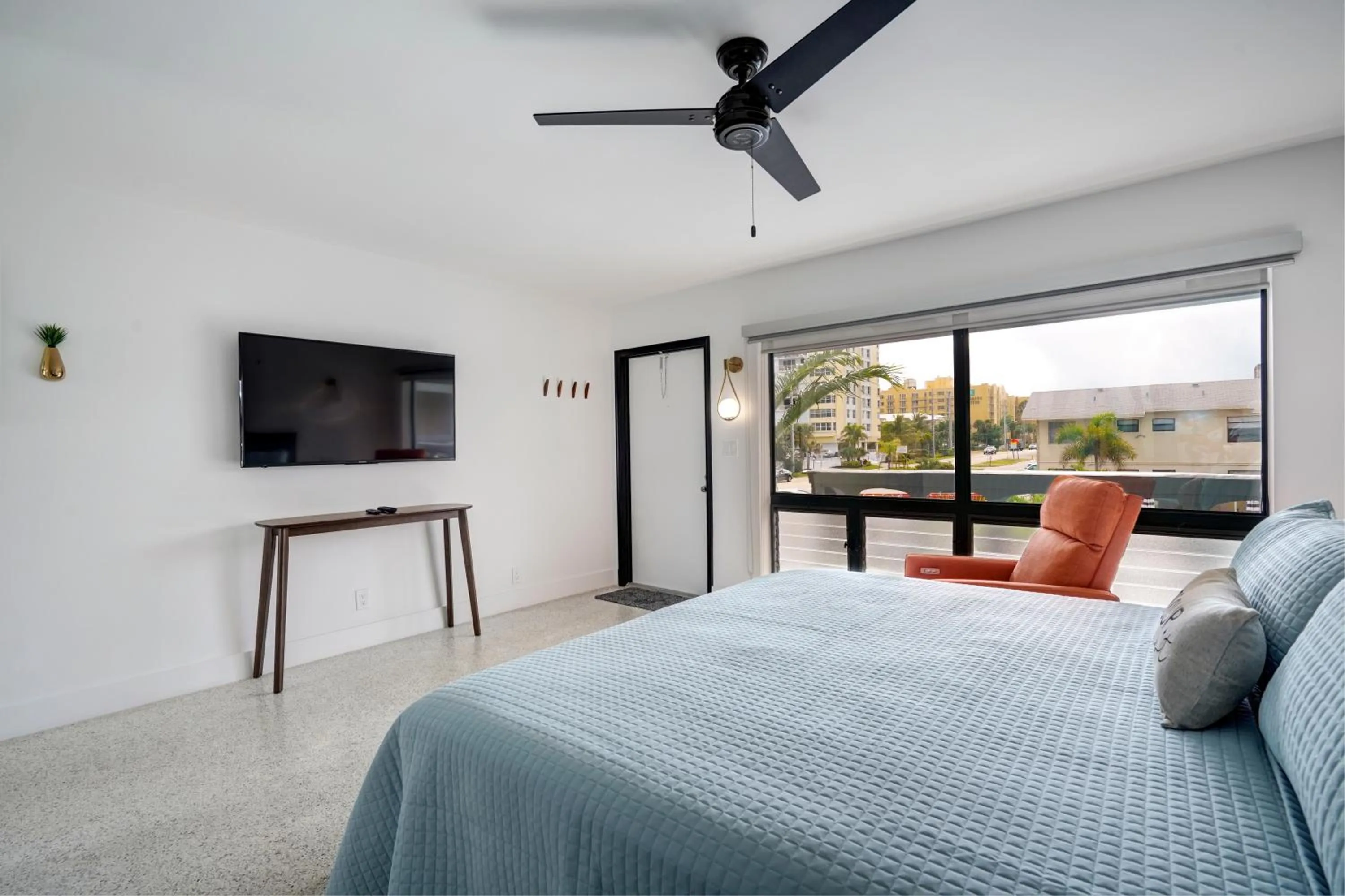 Bed in Ocean Villas of Deerfield