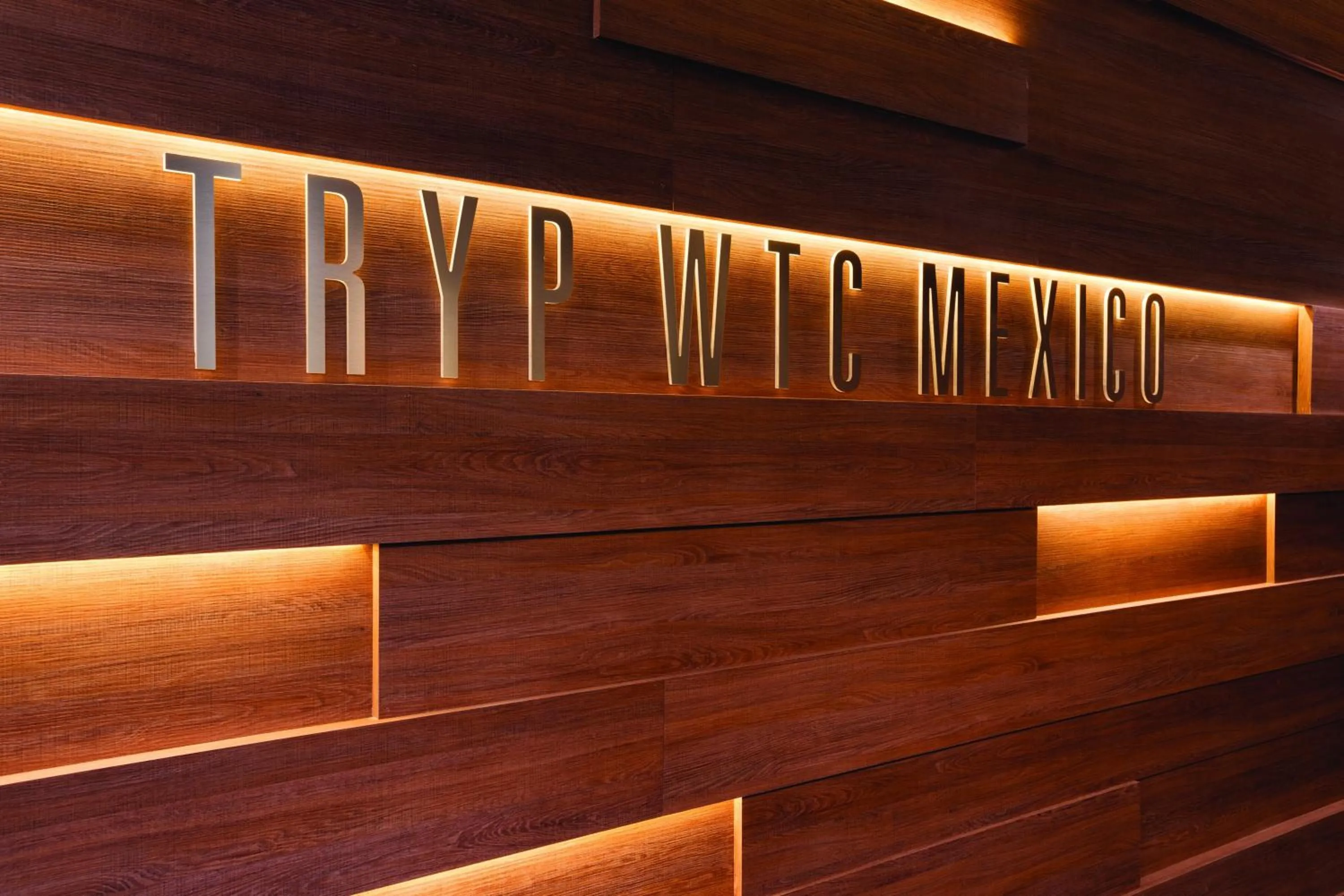 Lobby or reception in TRYP by Wyndham Mexico City World Trade Center Area
