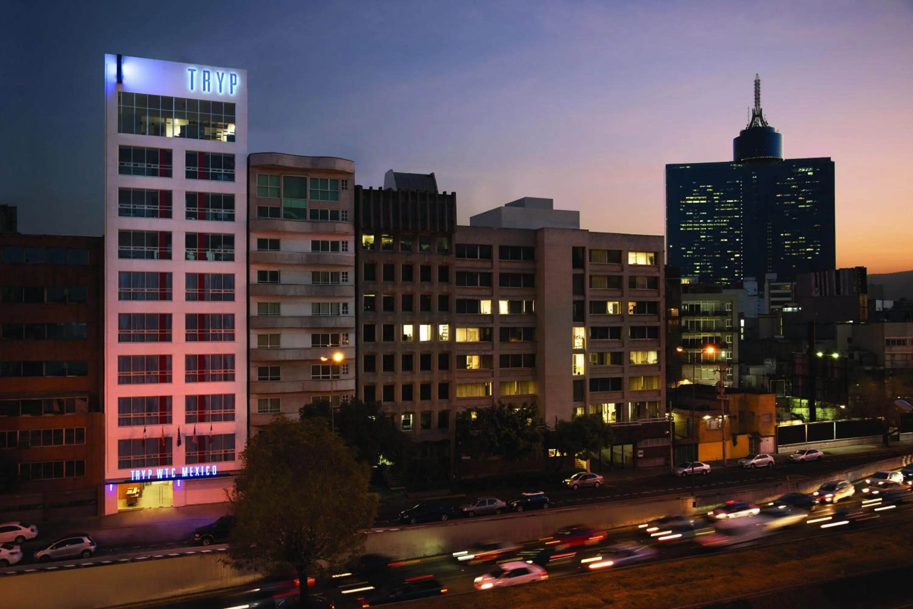 Facade/entrance in TRYP by Wyndham Mexico City World Trade Center Area
