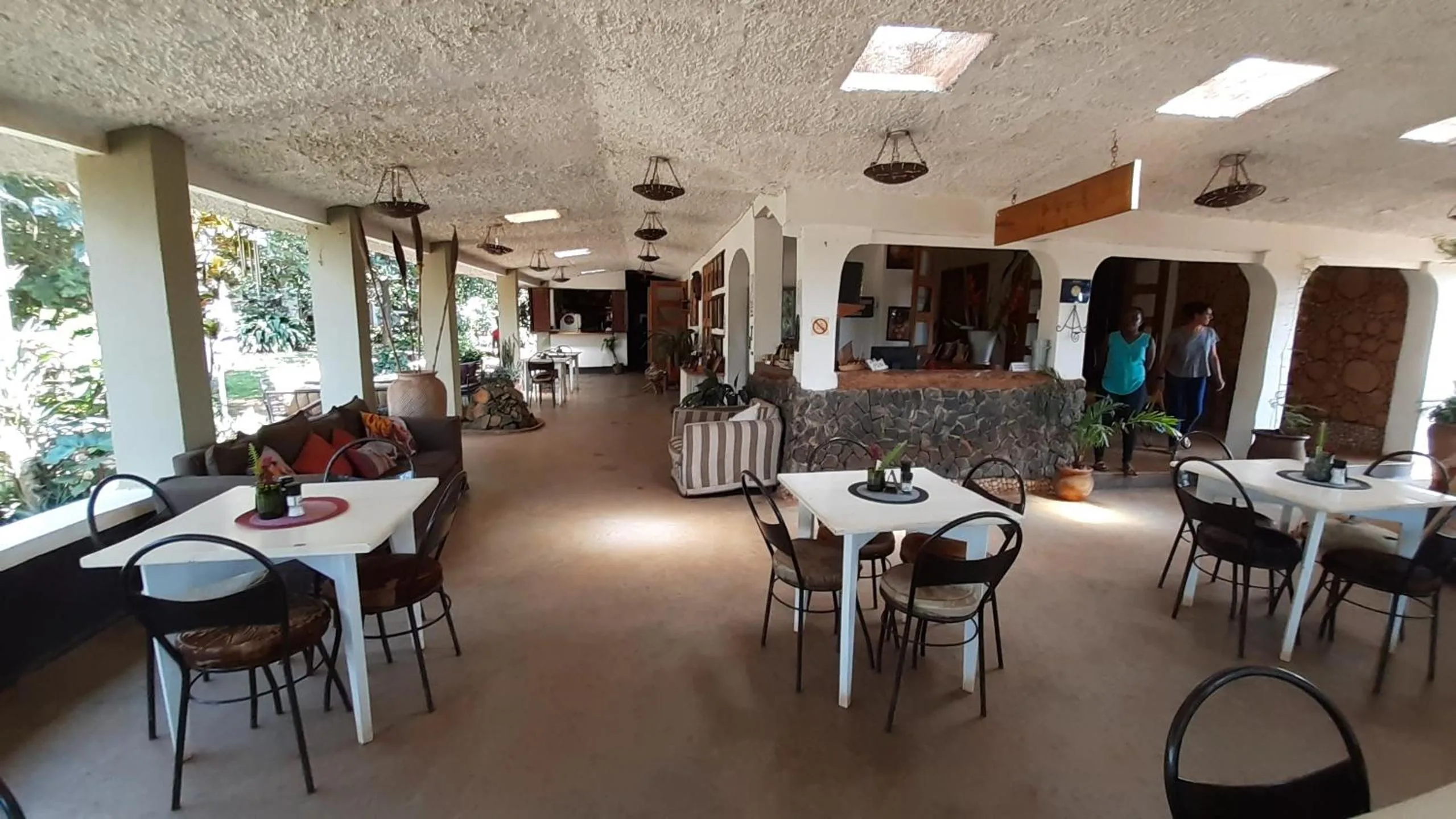 Restaurant/places to eat in Gately Inn Entebbe