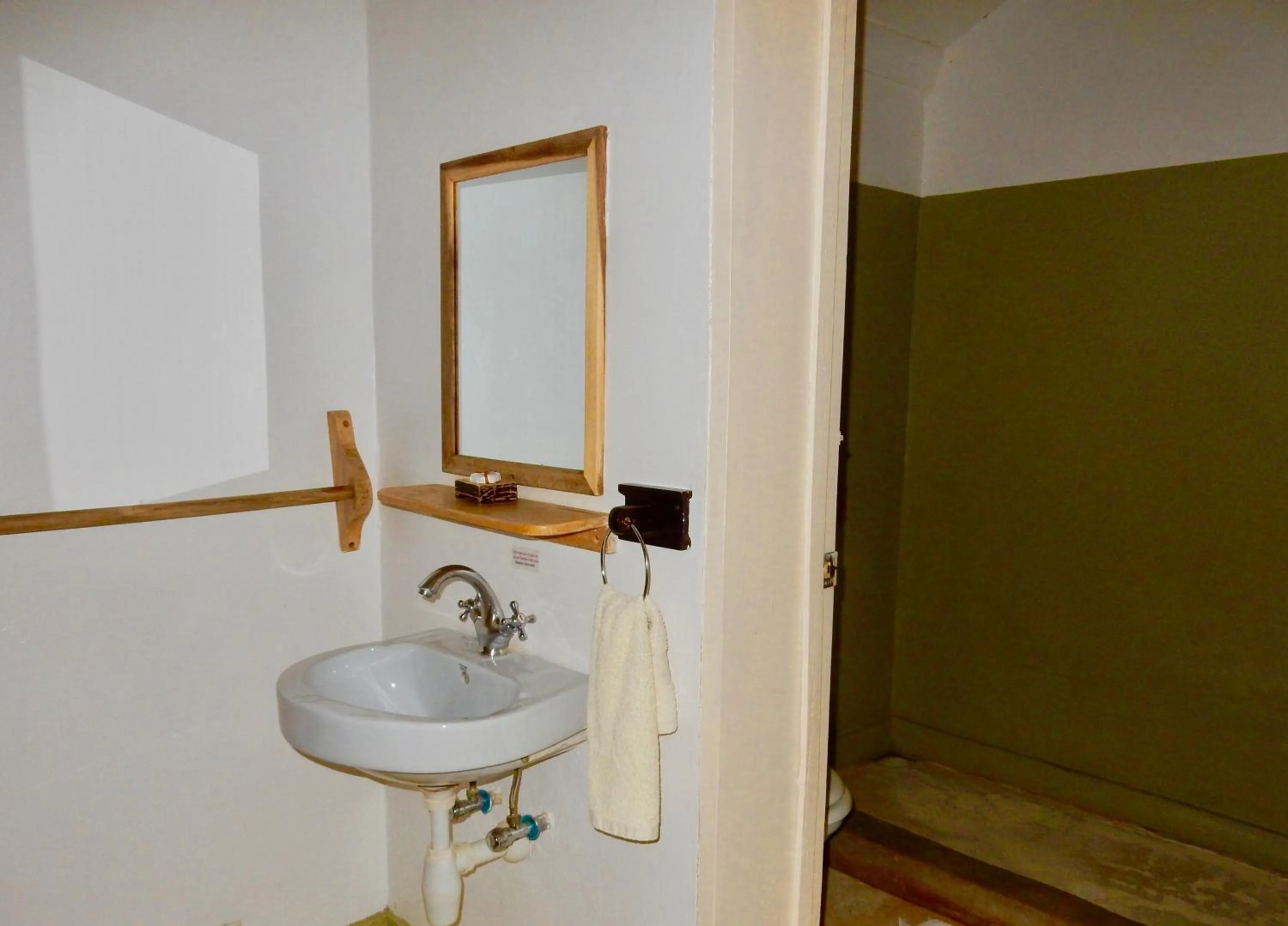 Bathroom in Gately Inn Entebbe