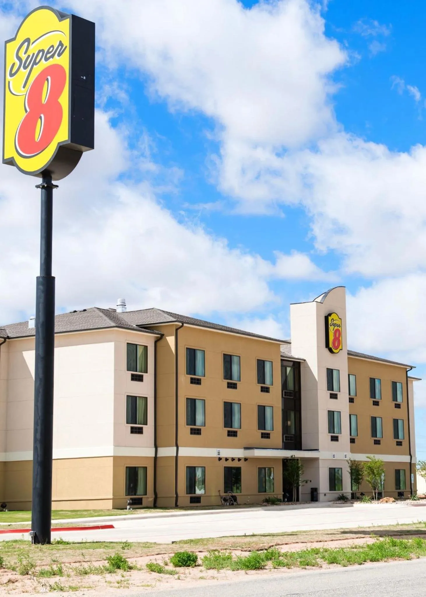 Property building in Super 8 by Wyndham Stanton