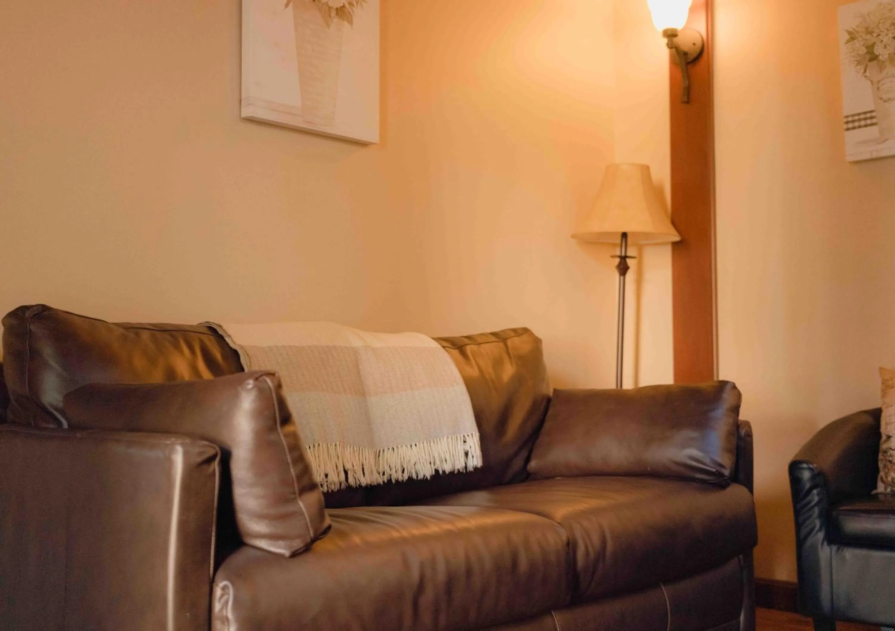 Cabernet House, an Old World Inn