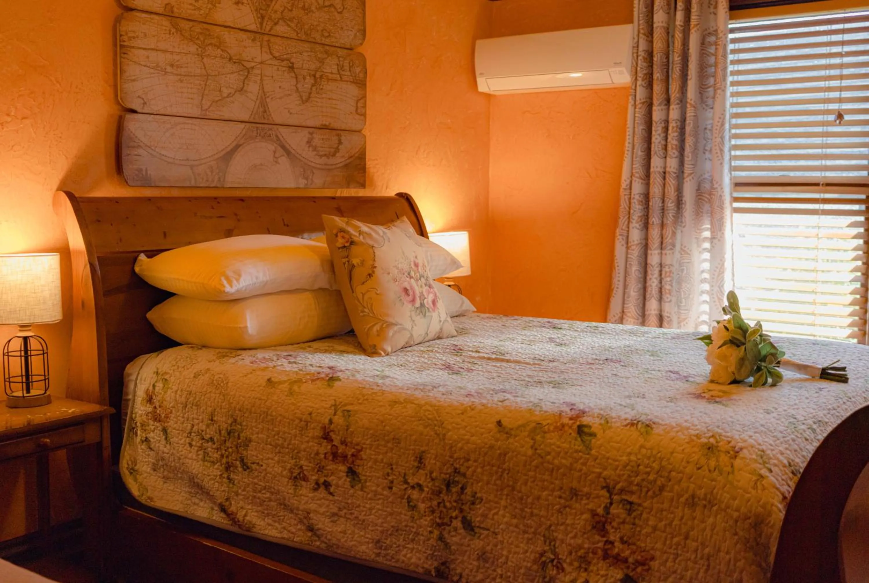 Bed in Cabernet House, an Old World Inn