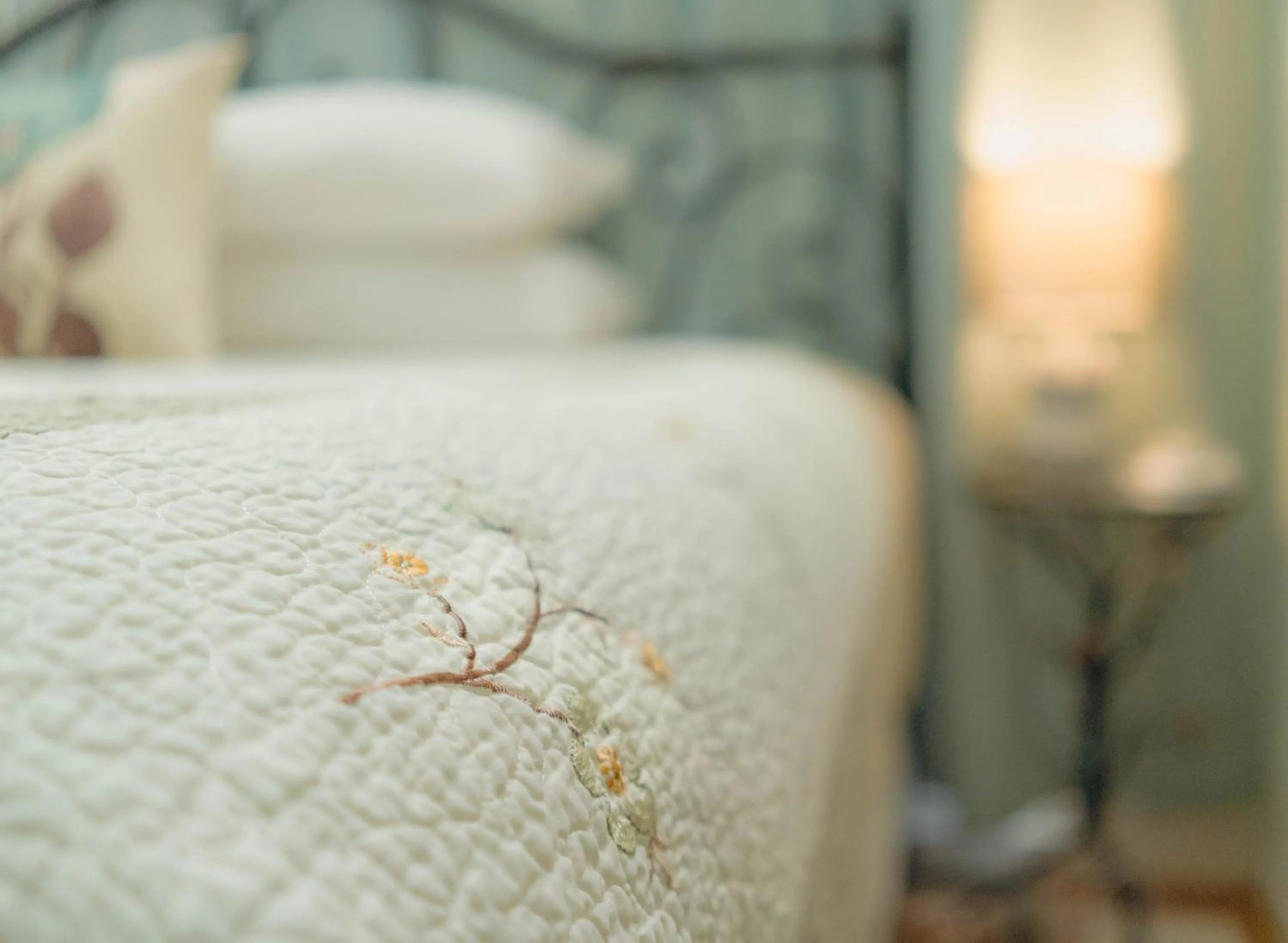 Bed in Cabernet House, an Old World Inn