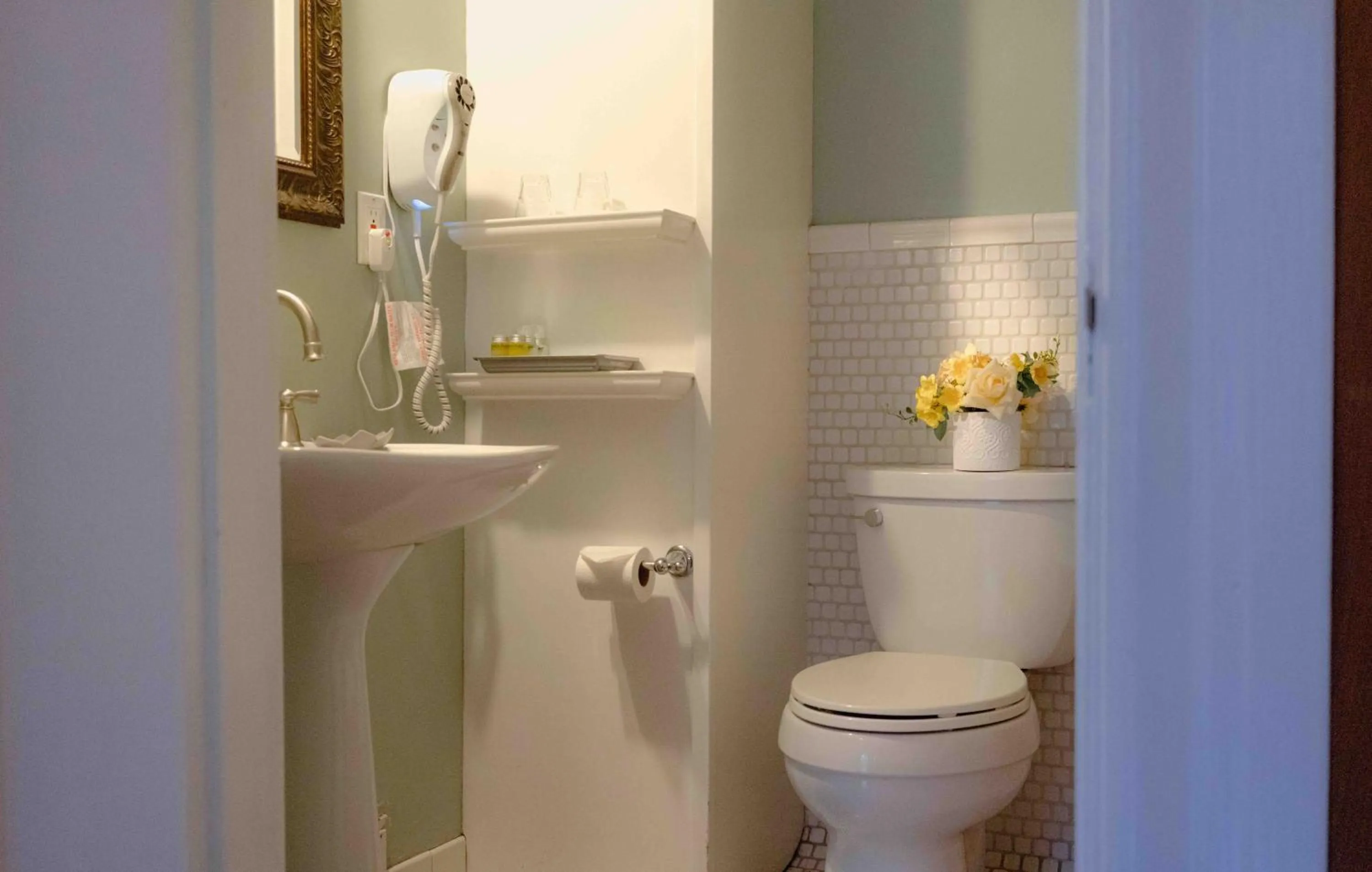 Cabernet House, an Old World Inn