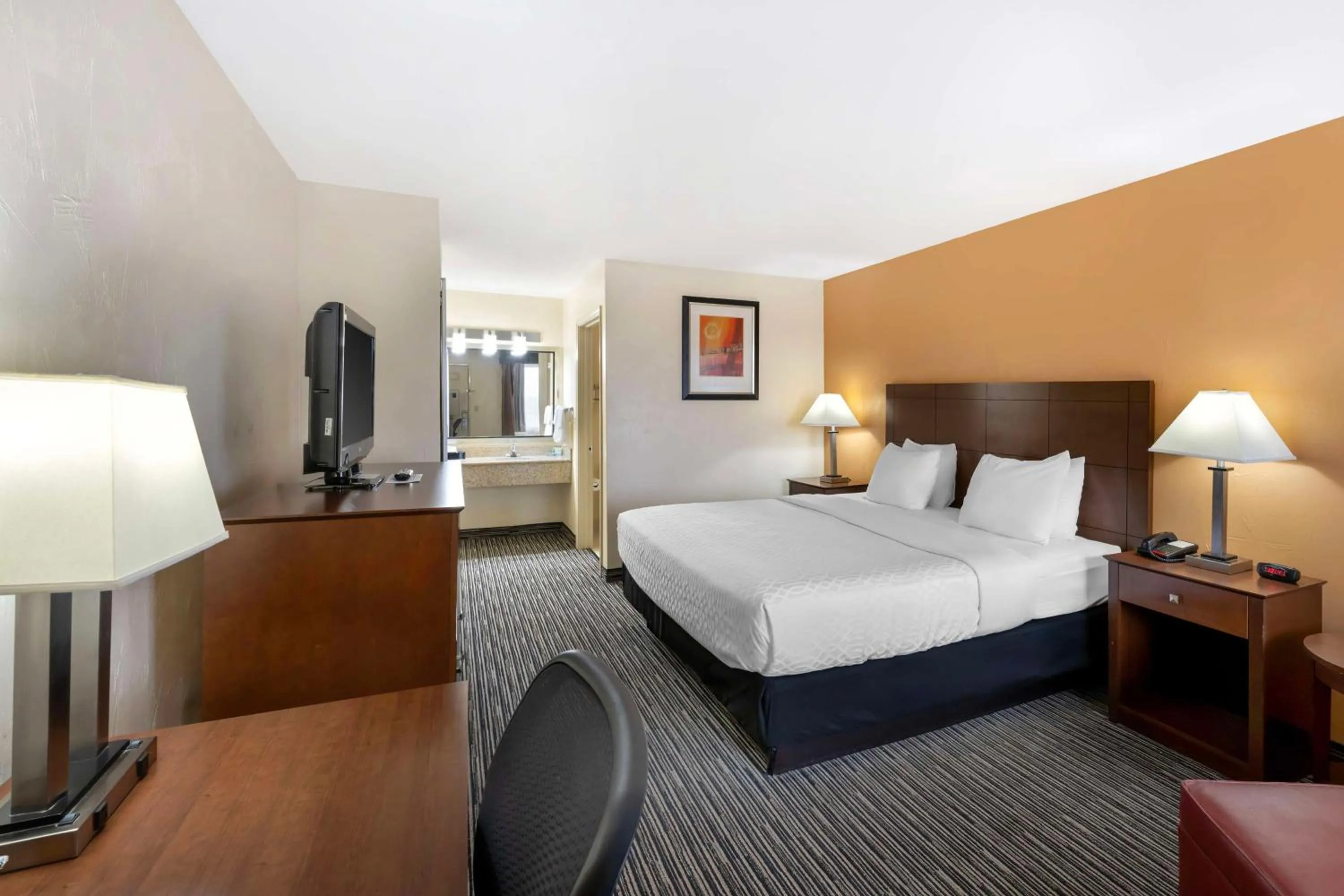 Bedroom, Bed in Best Western Snyder Inn